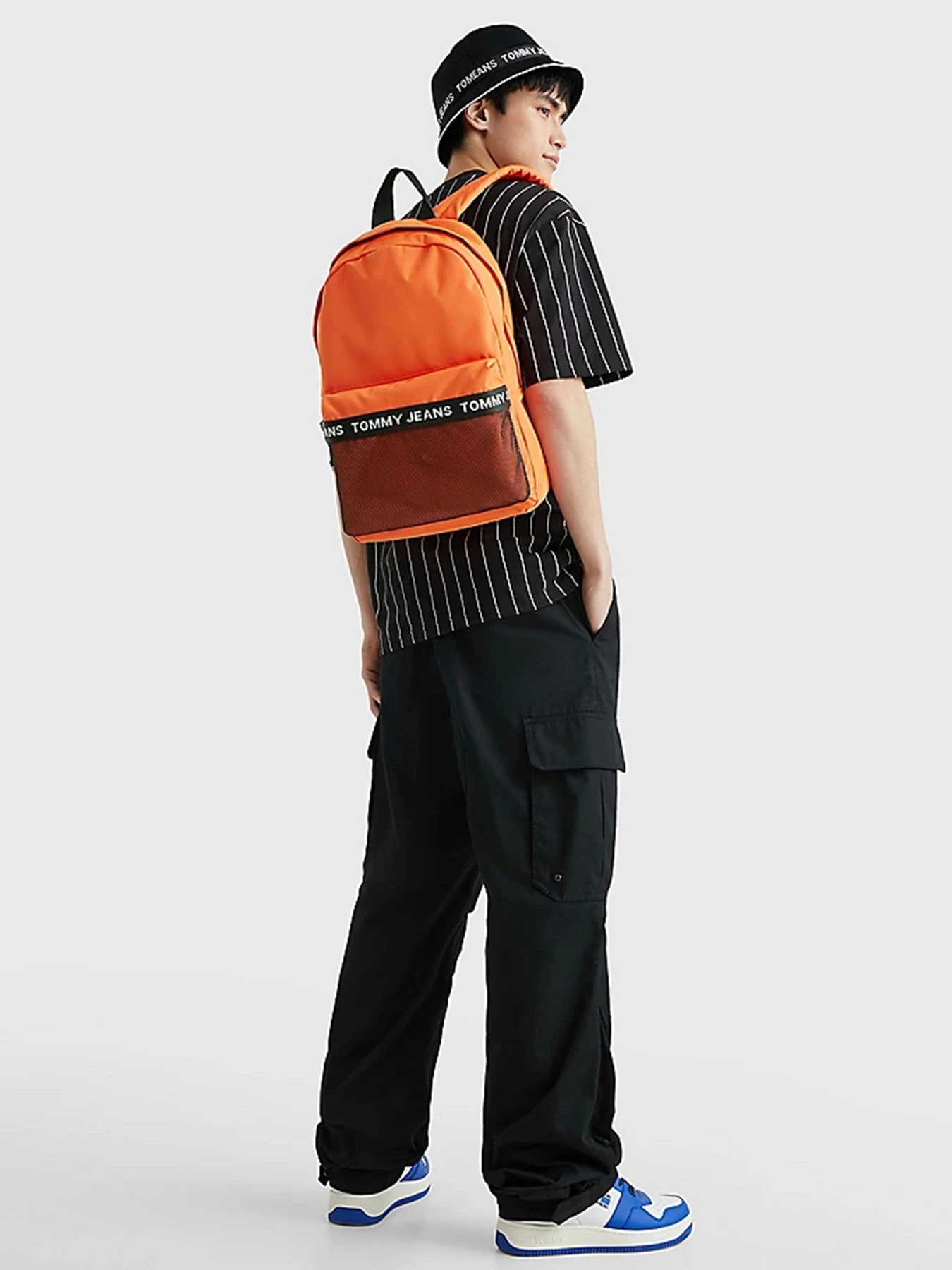 Рюкзаки Tommy Hilfiger модель AM0AM10900-SDC Рюкзаки Tommy Hilfiger модель AM0AM10900-SDC Фото