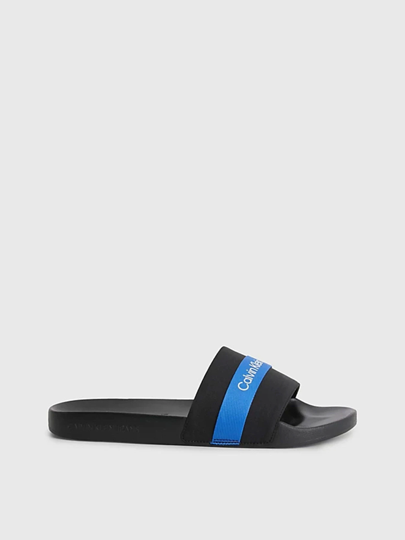 Шлёпанцы Calvin Klein модель YM0YM00663-0GP Шлёпанцы Calvin Klein модель YM0YM00663-0GP Фото