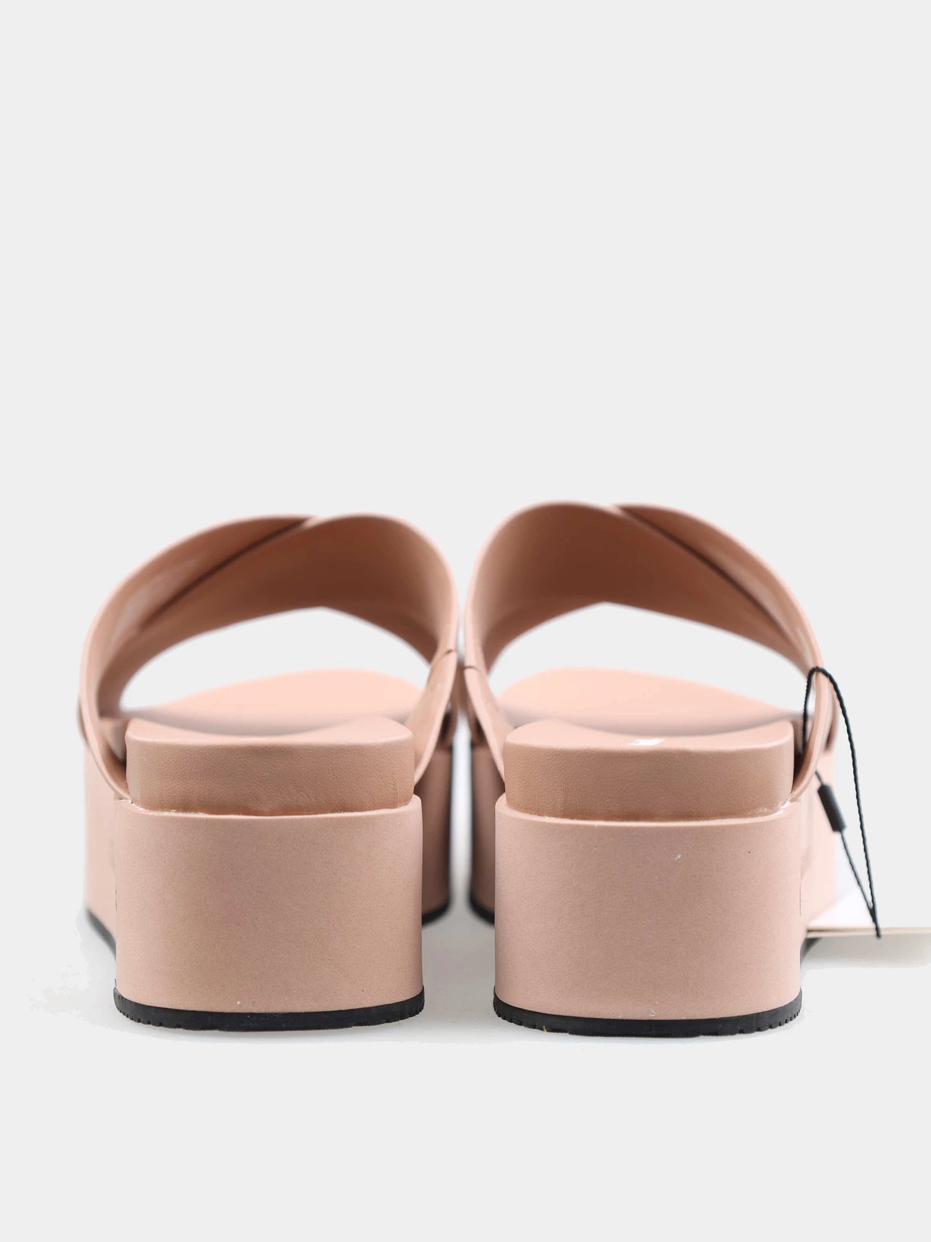 Шлёпанцы Calvin Klein модель YW0YW00964-0J1 Шлёпанцы Calvin Klein модель YW0YW00964-0J1 Фото
