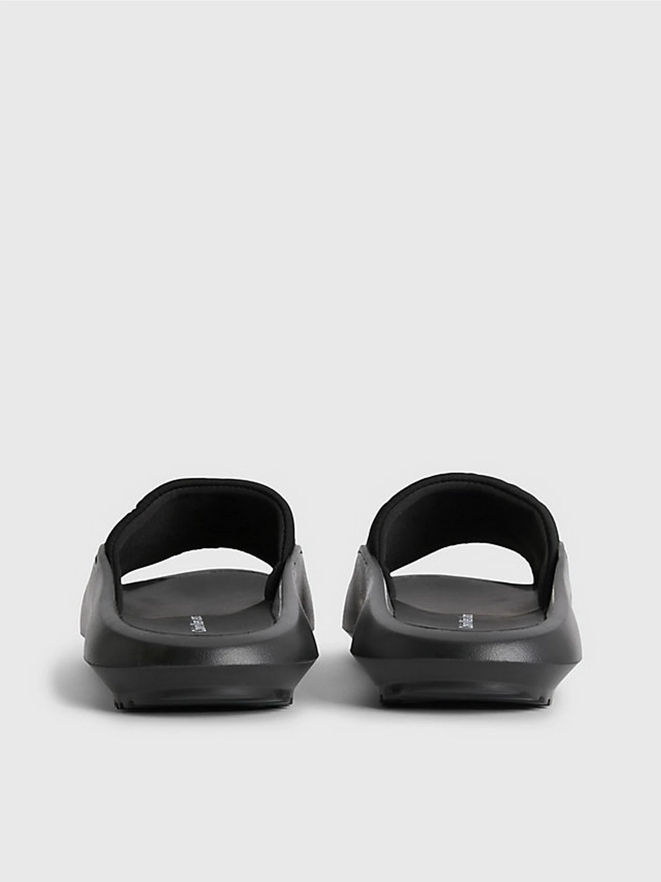 Шлёпанцы Calvin Klein модель YW0YW00978-BDS Шлёпанцы Calvin Klein модель YW0YW00978-BDS Фото
