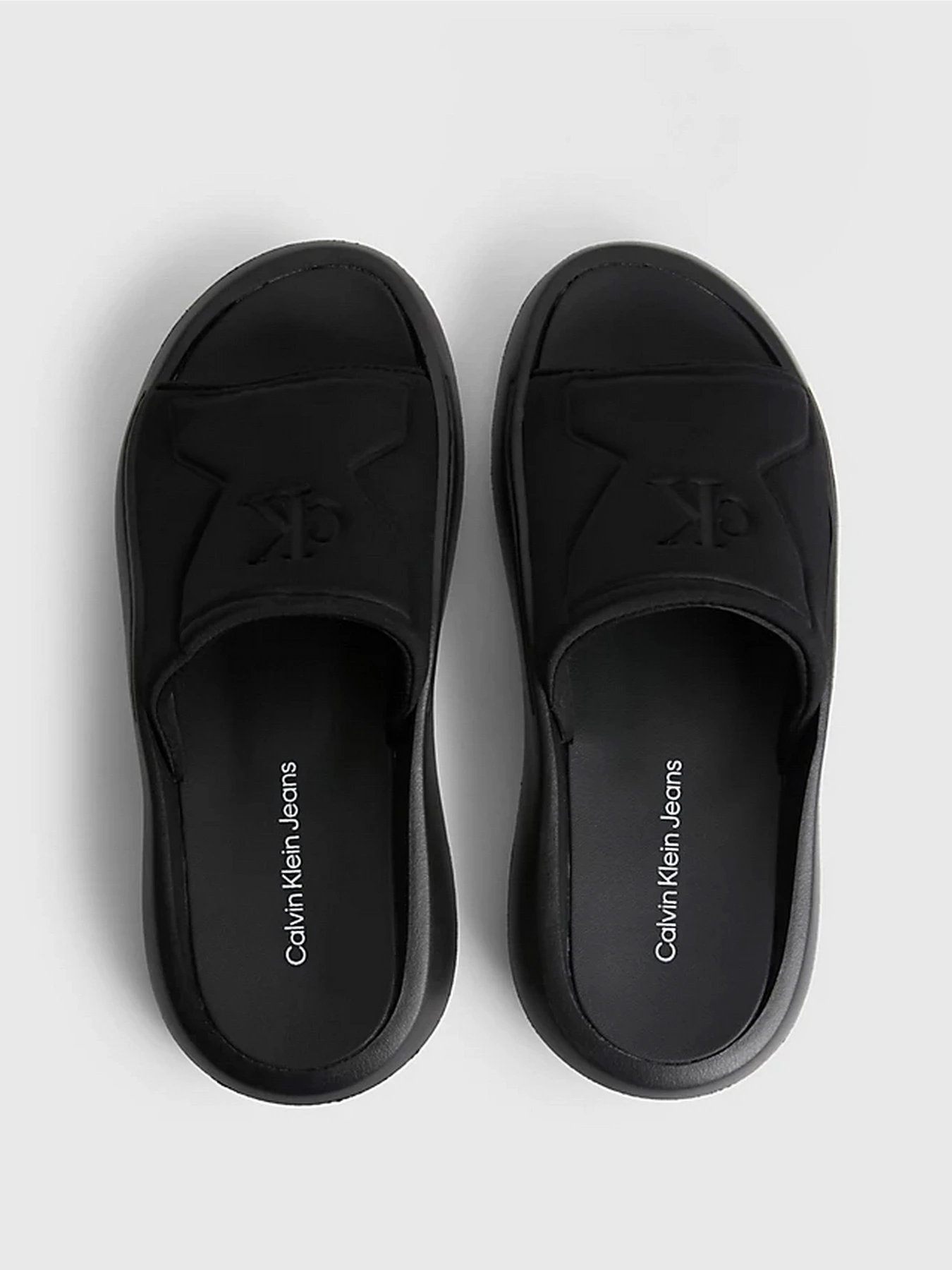 Шлёпанцы Calvin Klein модель YW0YW00978-BDS Шлёпанцы Calvin Klein модель YW0YW00978-BDS Фото