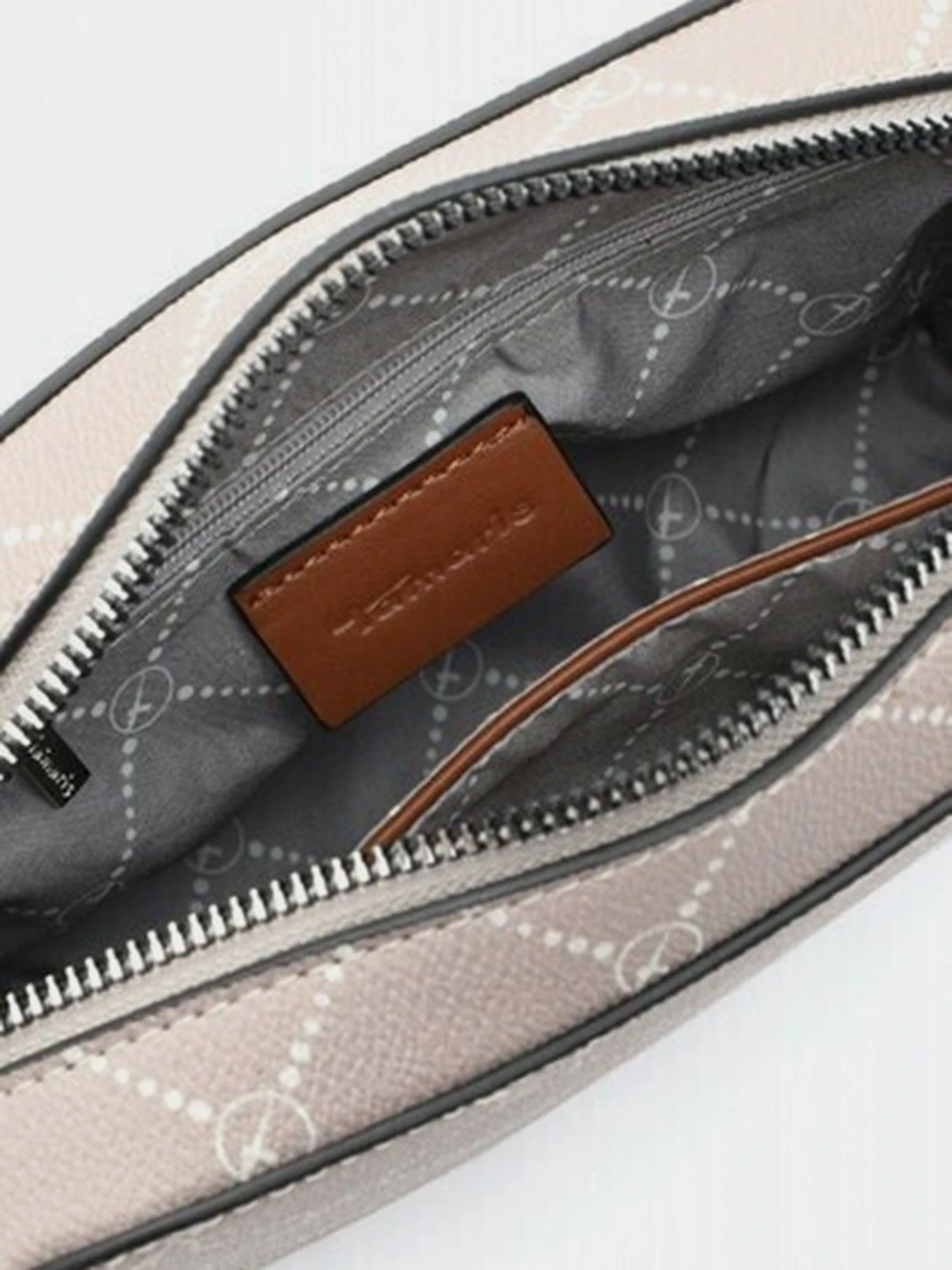 Сумки Tamaris модель 30101,900 Сумки Tamaris модель 30101,900 Фото