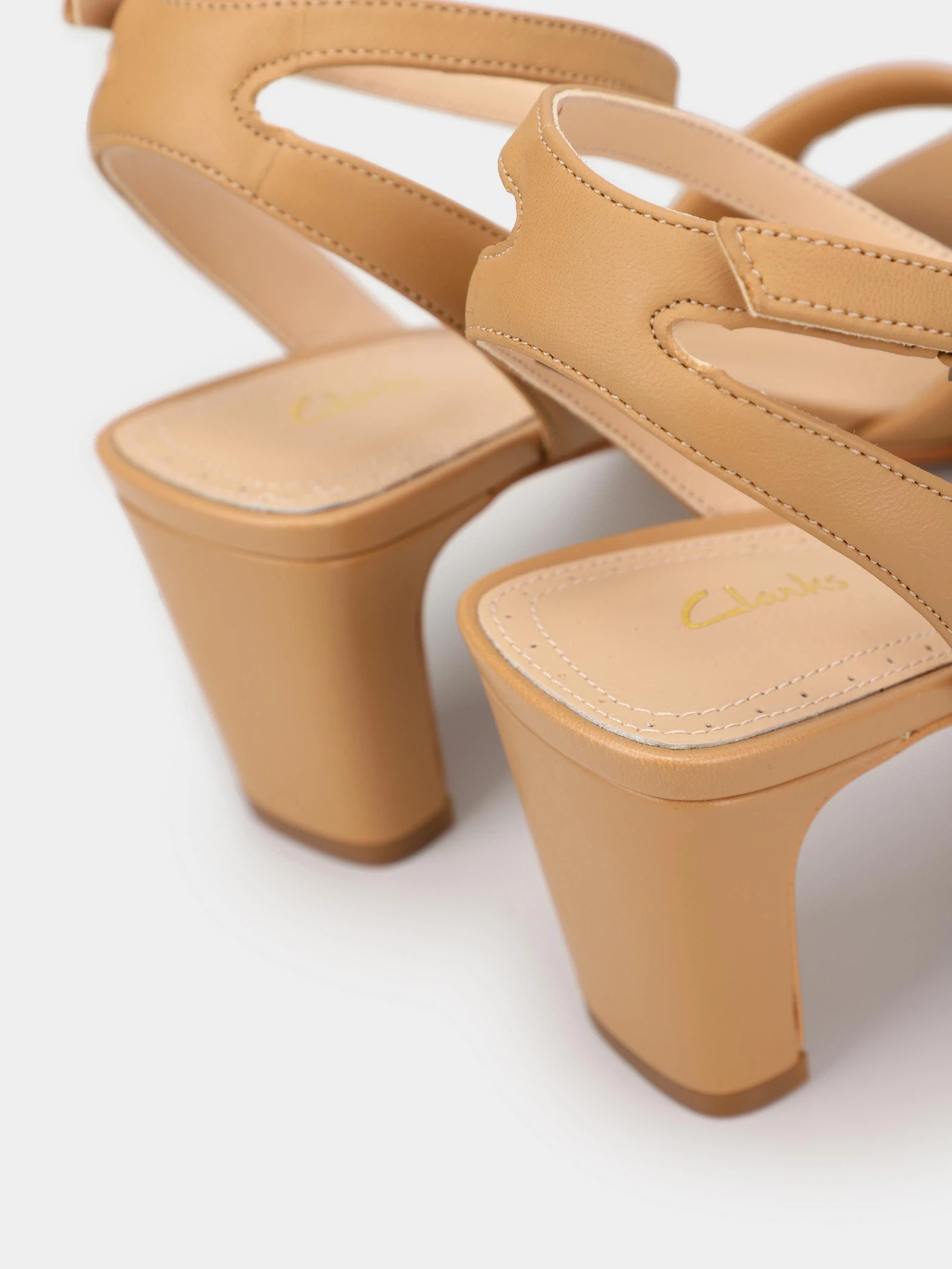 Сандалии Clarks модель 26171055 Сандалии Clarks модель 26171055 Фото