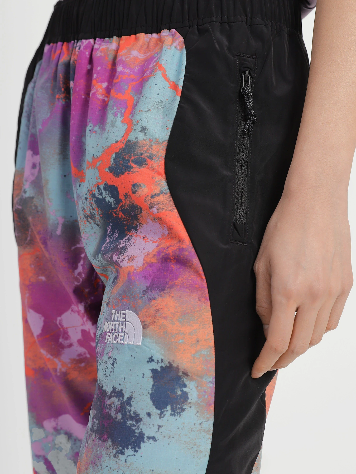 Брюки The North Face модель NF0A84Z1ITV1 Брюки The North Face модель NF0A84Z1ITV1 Фото