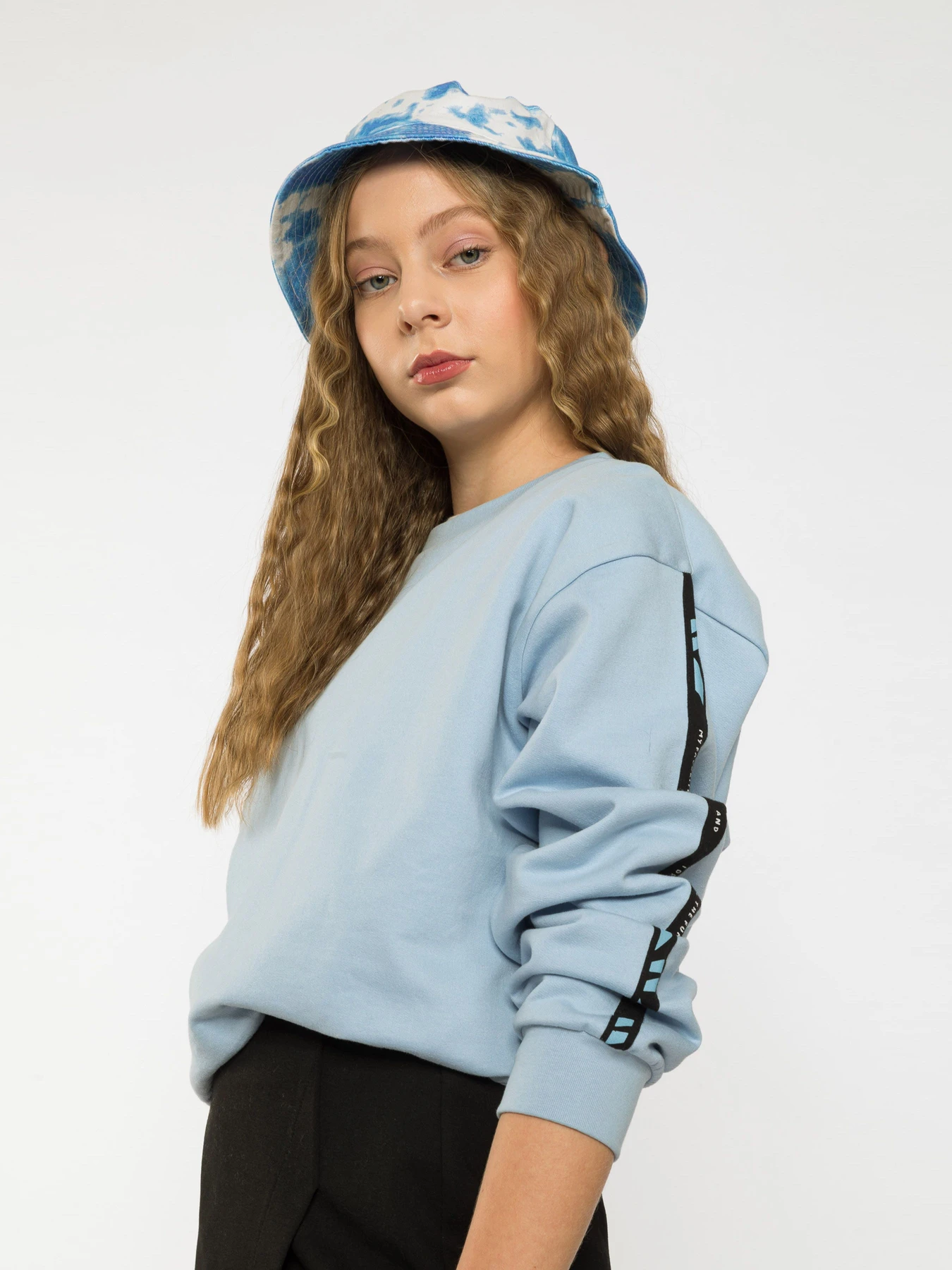Худи и свитшоты Reporter Young модель 231-0550G-11-410-1 Худи и свитшоты Reporter Young модель 231-0550G-11-410-1 Фото