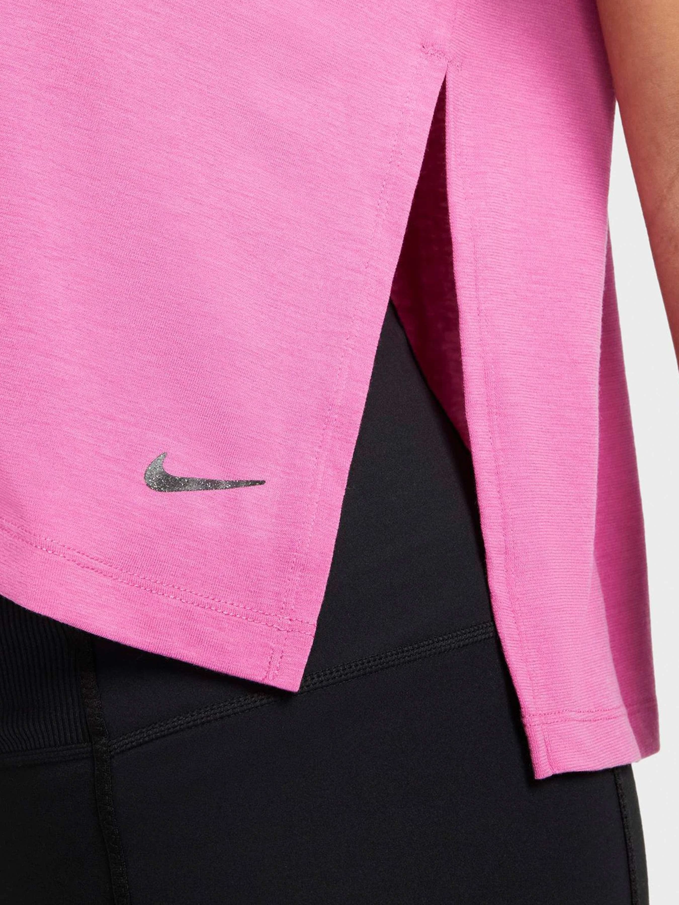 Футболки и поло NIKE модель DM7025-665 Футболки и поло NIKE модель DM7025-665 Фото