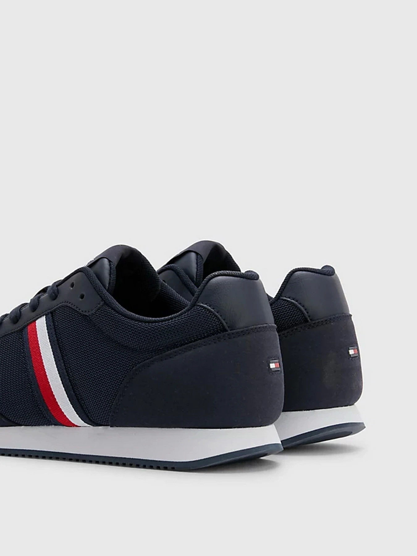 Кроссовки Tommy Hilfiger модель FM0FM04504-DW5 Кроссовки Tommy Hilfiger модель FM0FM04504-DW5 Фото