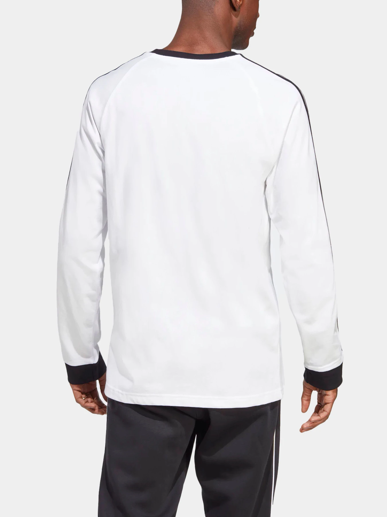 Худи и свитшоты Adidas модель IA4879 Худи и свитшоты Adidas модель IA4879 Фото