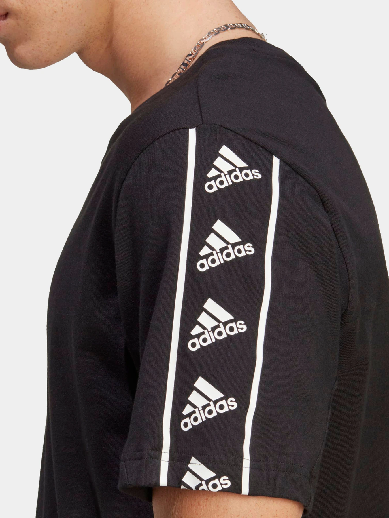 Футболки и поло Adidas модель IC6802 Футболки и поло Adidas модель IC6802 Фото