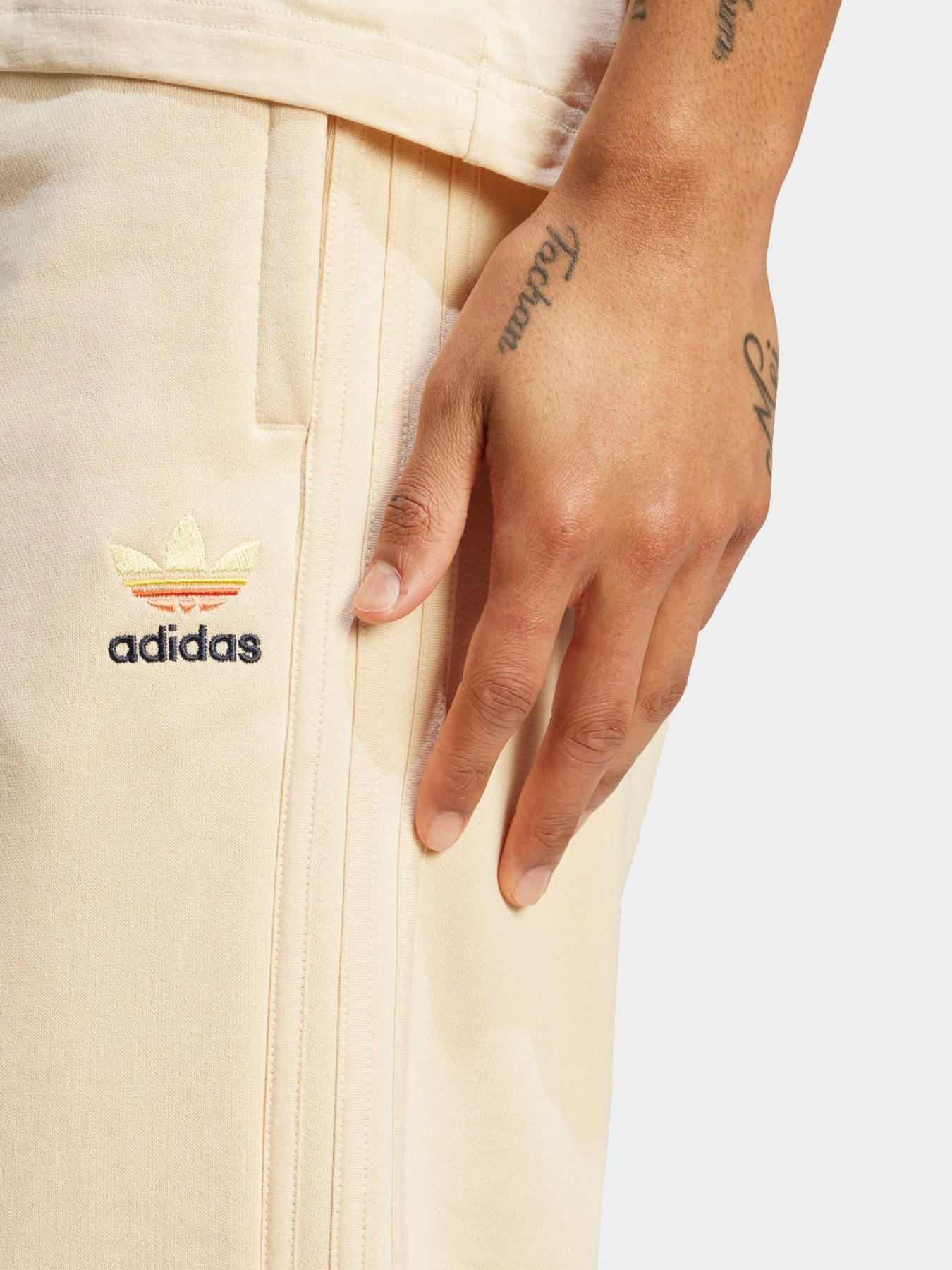 Брюки Adidas модель IC8869 Брюки Adidas модель IC8869 Фото