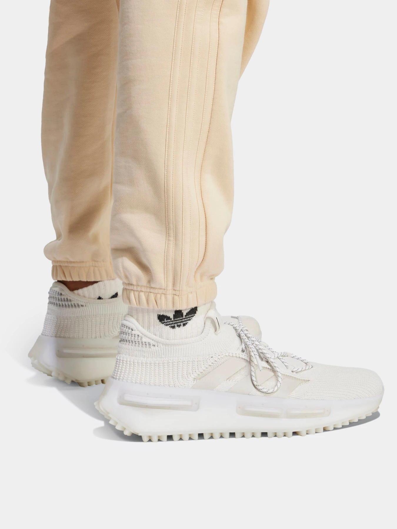 Брюки Adidas модель IC8869 Брюки Adidas модель IC8869 Фото