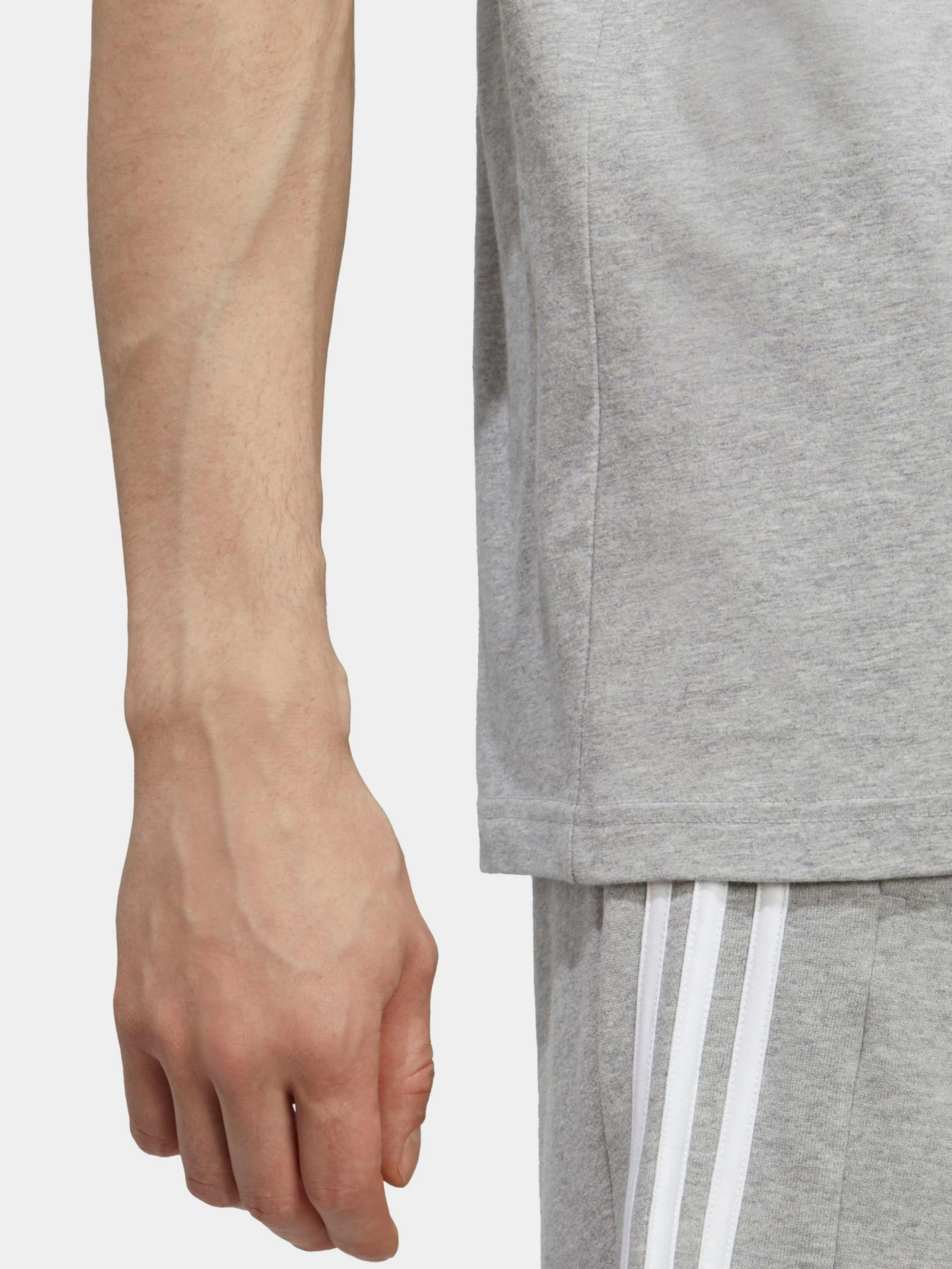 Футболки и поло Adidas модель IC9288 Футболки и поло Adidas модель IC9288 Фото