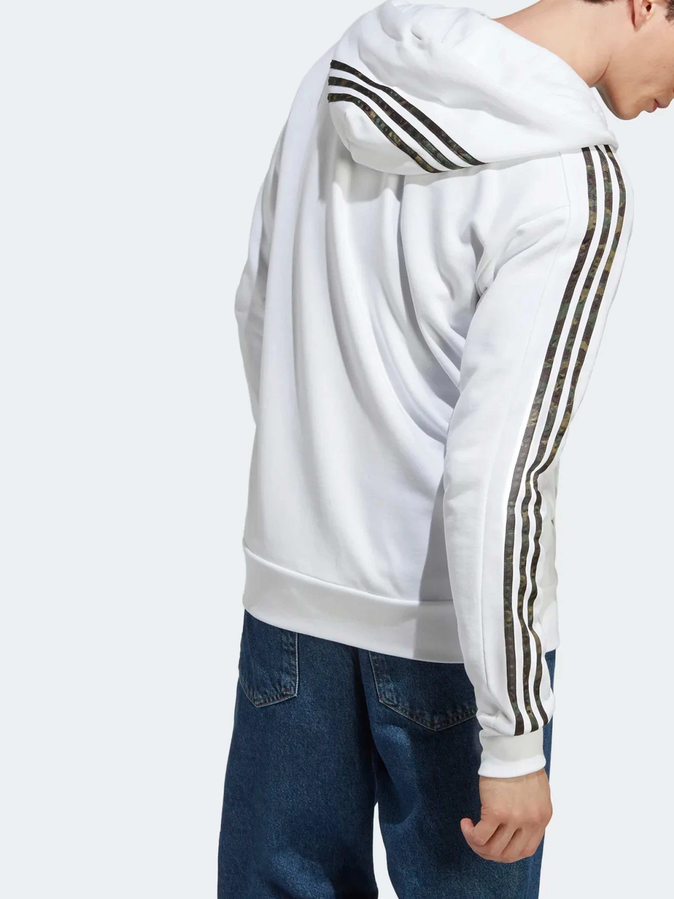 Худи и свитшоты Adidas модель IC9836 Худи и свитшоты Adidas модель IC9836 Фото