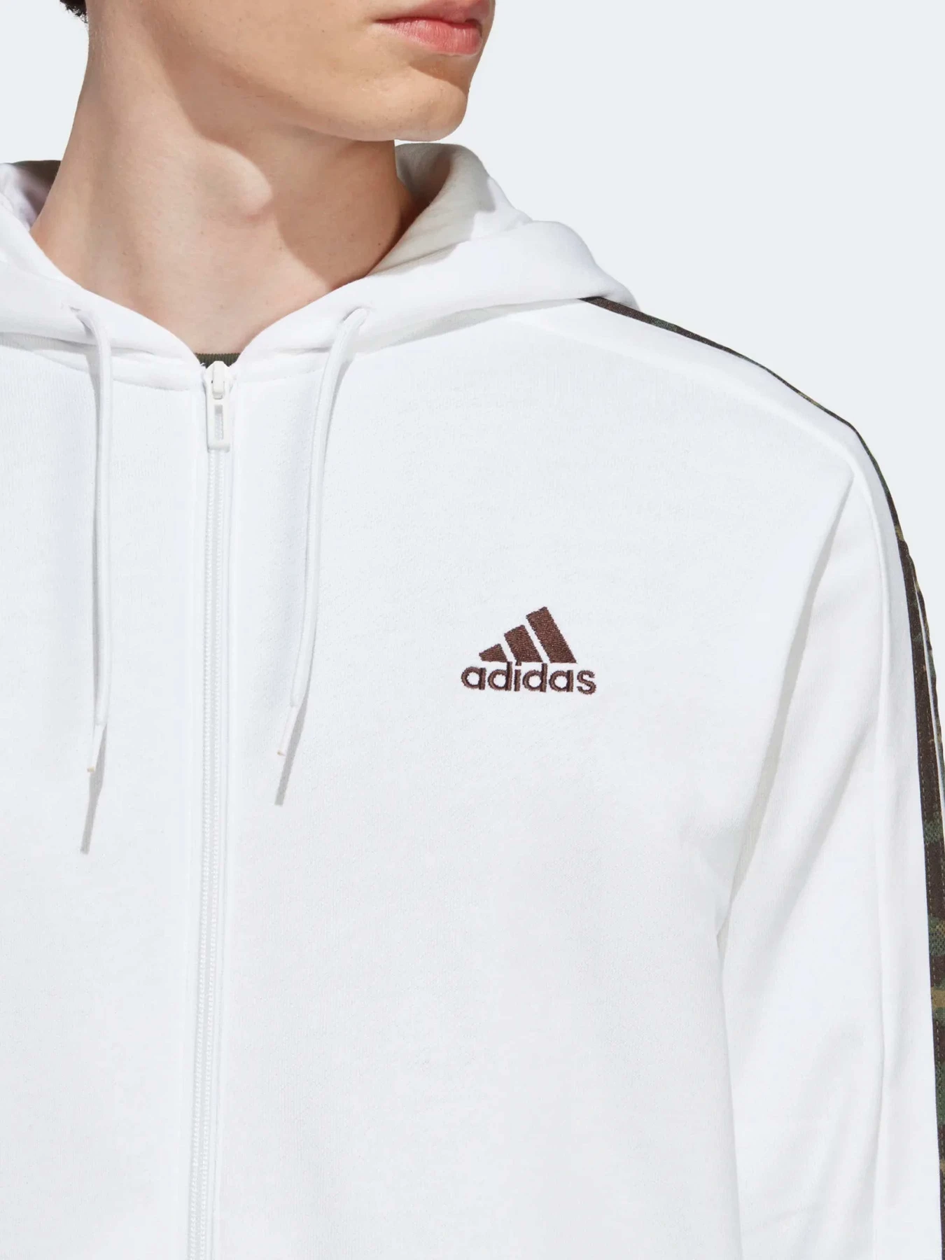 Худи и свитшоты Adidas модель IC9836 Худи и свитшоты Adidas модель IC9836 Фото