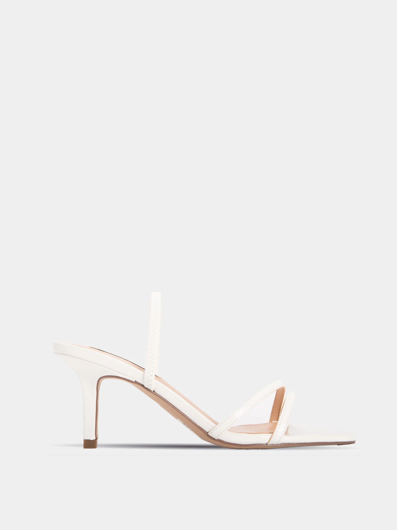Босоножки Steve Madden модель SM11000970 WHITE PATENT Босоножки Steve Madden модель SM11000970 WHITE PATENT Фото
