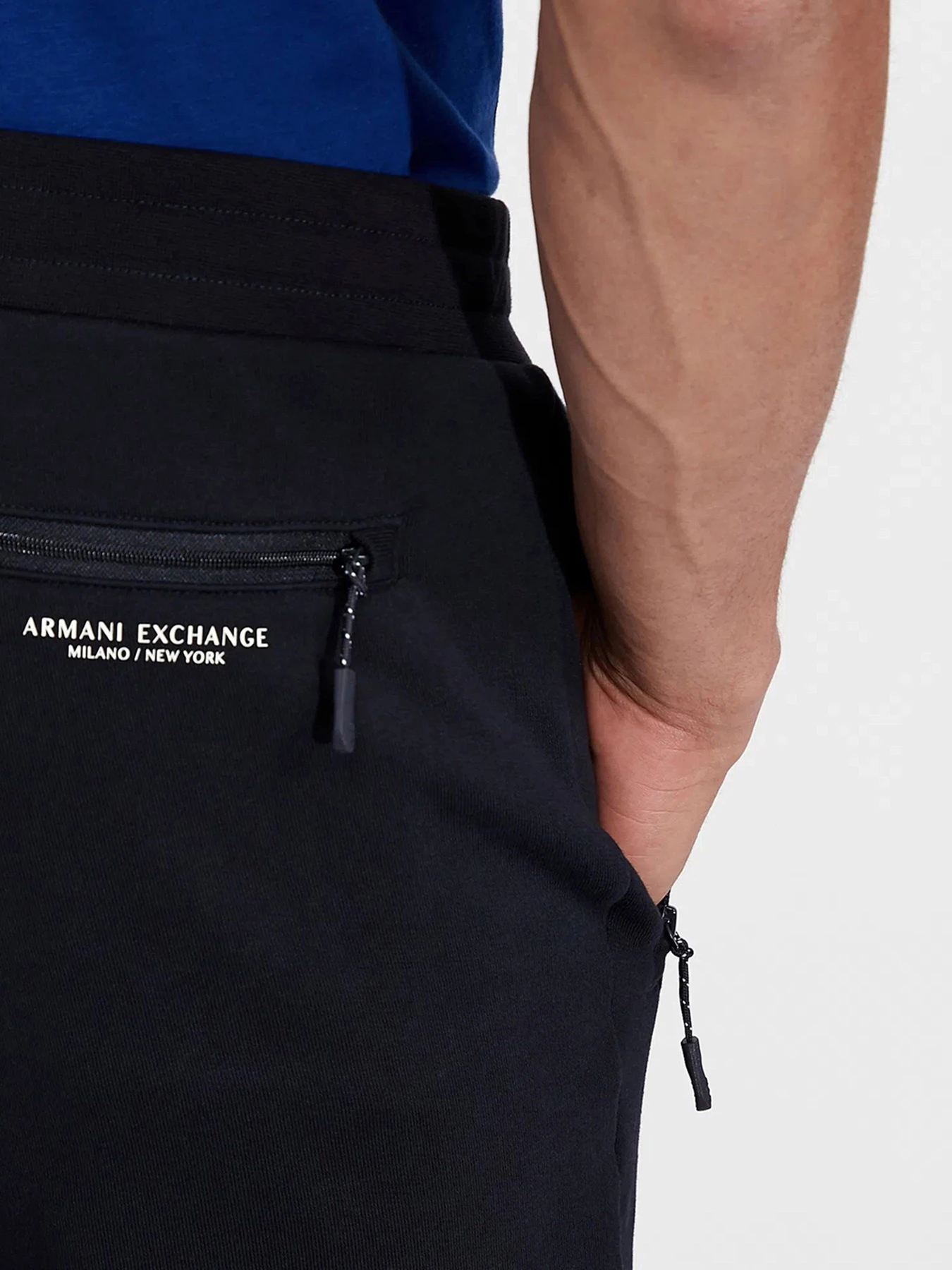 Шорты Armani Exchange модель 8NZS75-ZJKRZ-1510 Шорты Armani Exchange модель 8NZS75-ZJKRZ-1510 Фото