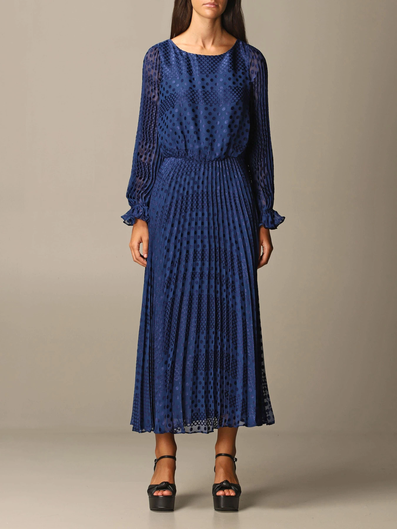 Платья Emporio Armani модель 6H2A80-2NMBZ-0903 Платья Emporio Armani модель 6H2A80-2NMBZ-0903 Фото