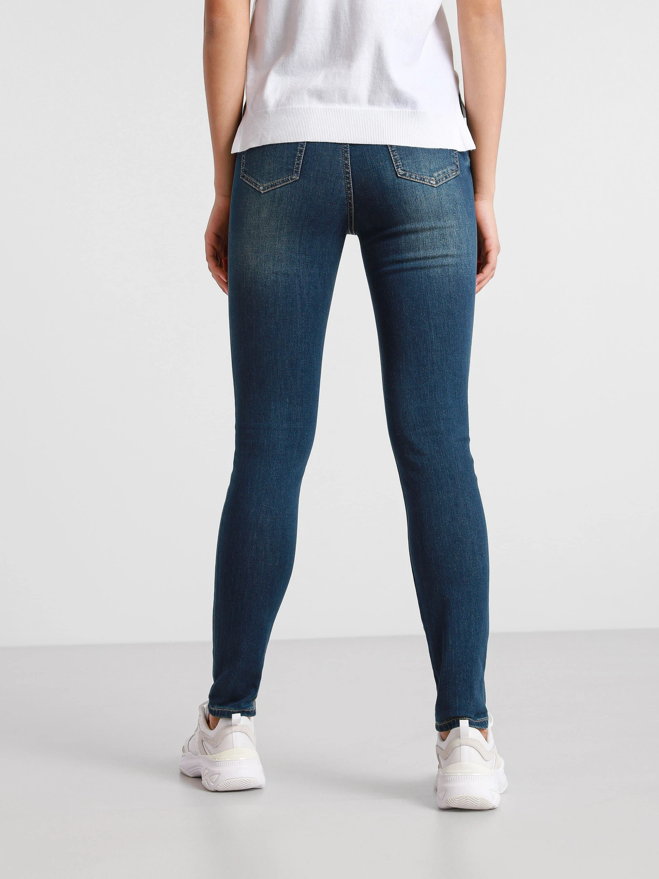 Джинсы Armani Exchange модель 8NYJ24-Y7AZZ-1500 Джинсы Armani Exchange модель 8NYJ24-Y7AZZ-1500 Фото