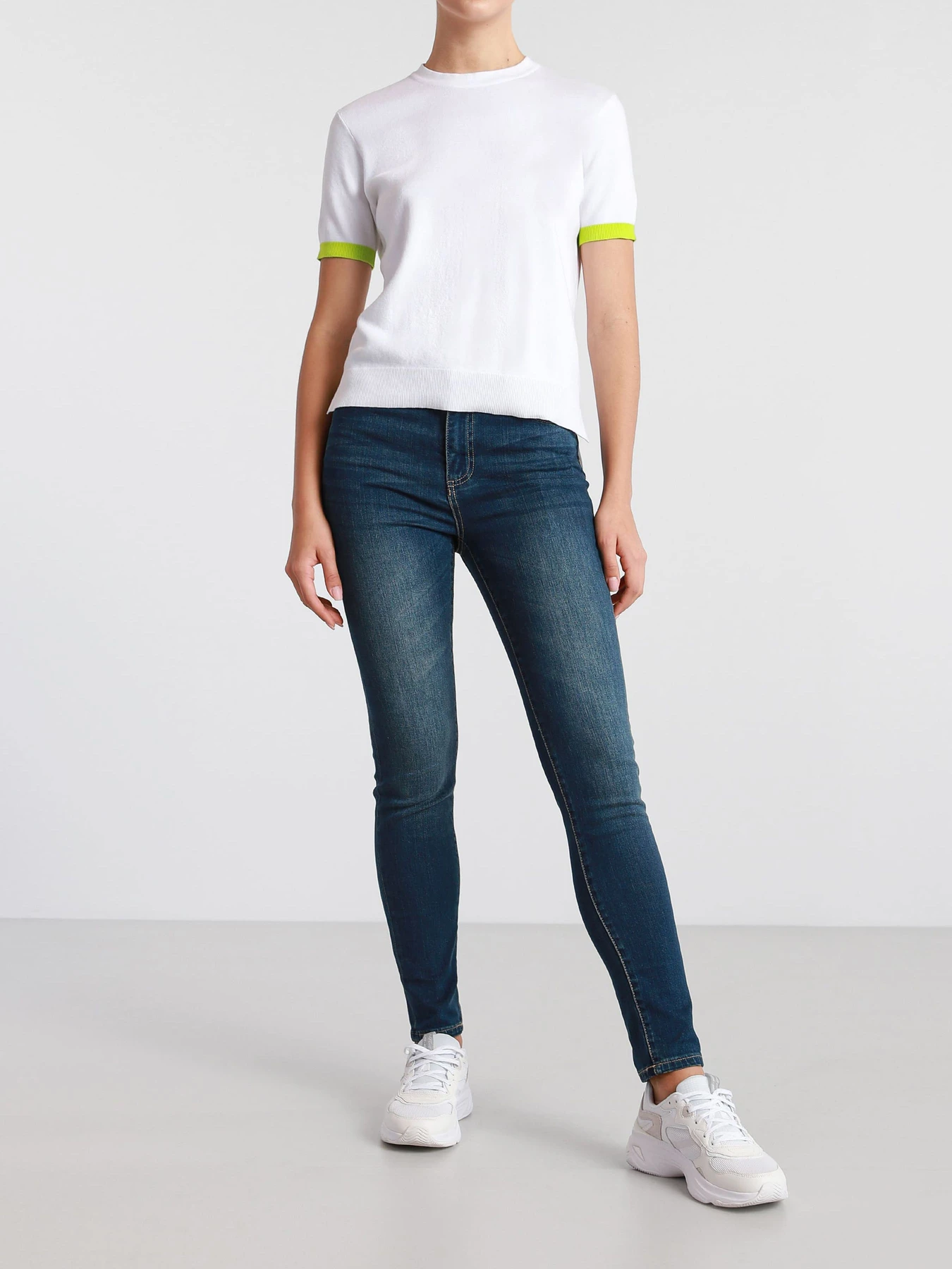 Джинсы Armani Exchange модель 8NYJ24-Y7AZZ-1500 Джинсы Armani Exchange модель 8NYJ24-Y7AZZ-1500 Фото