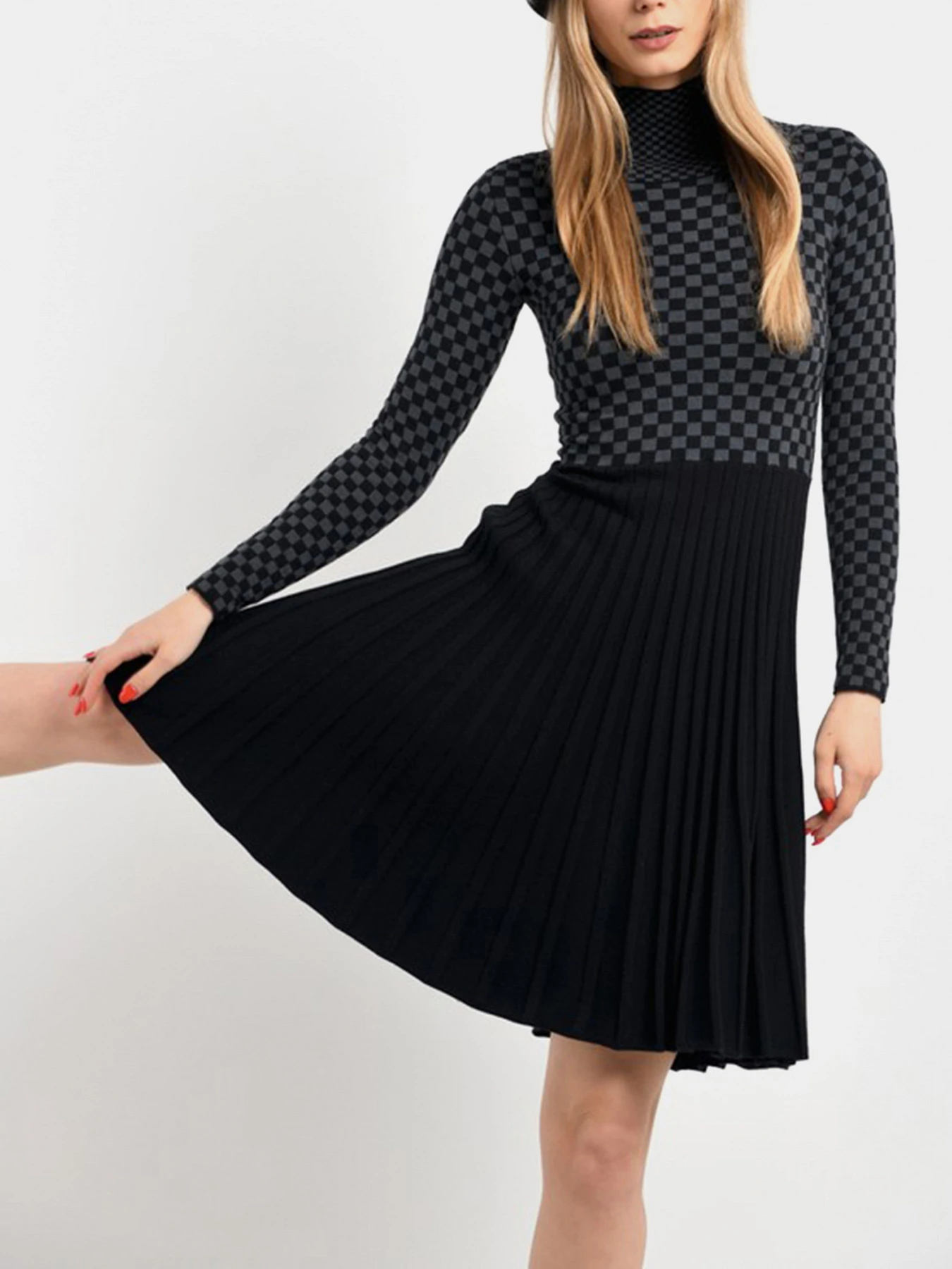 Платья Emporio Armani модель 6H2AW2-2M15Z-0999 Платья Emporio Armani модель 6H2AW2-2M15Z-0999 Фото