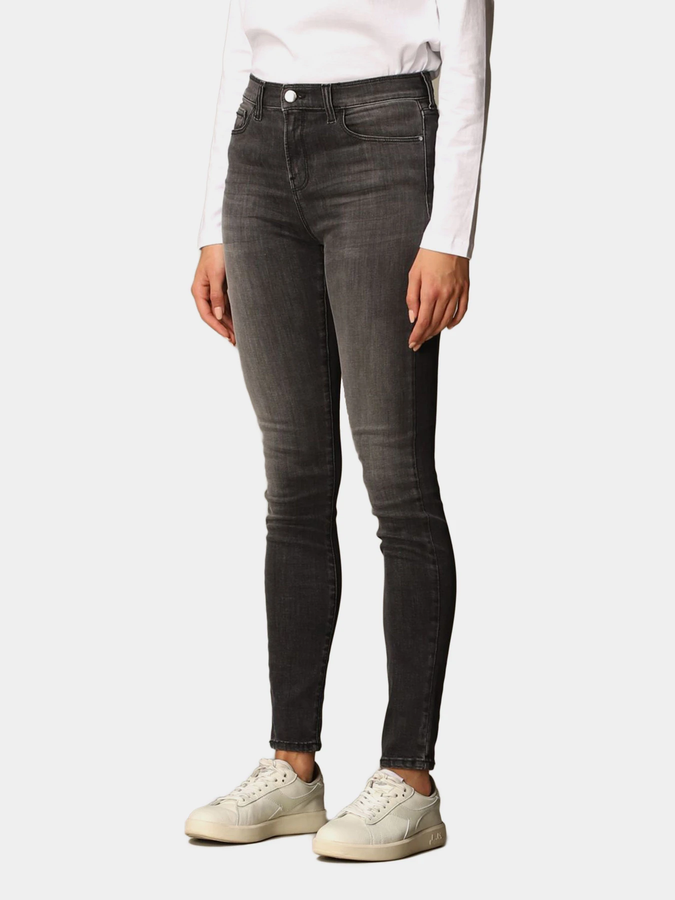 Джинсы Emporio Armani модель 6H2J20-2DB3Z-0662 Джинсы Emporio Armani модель 6H2J20-2DB3Z-0662 Фото