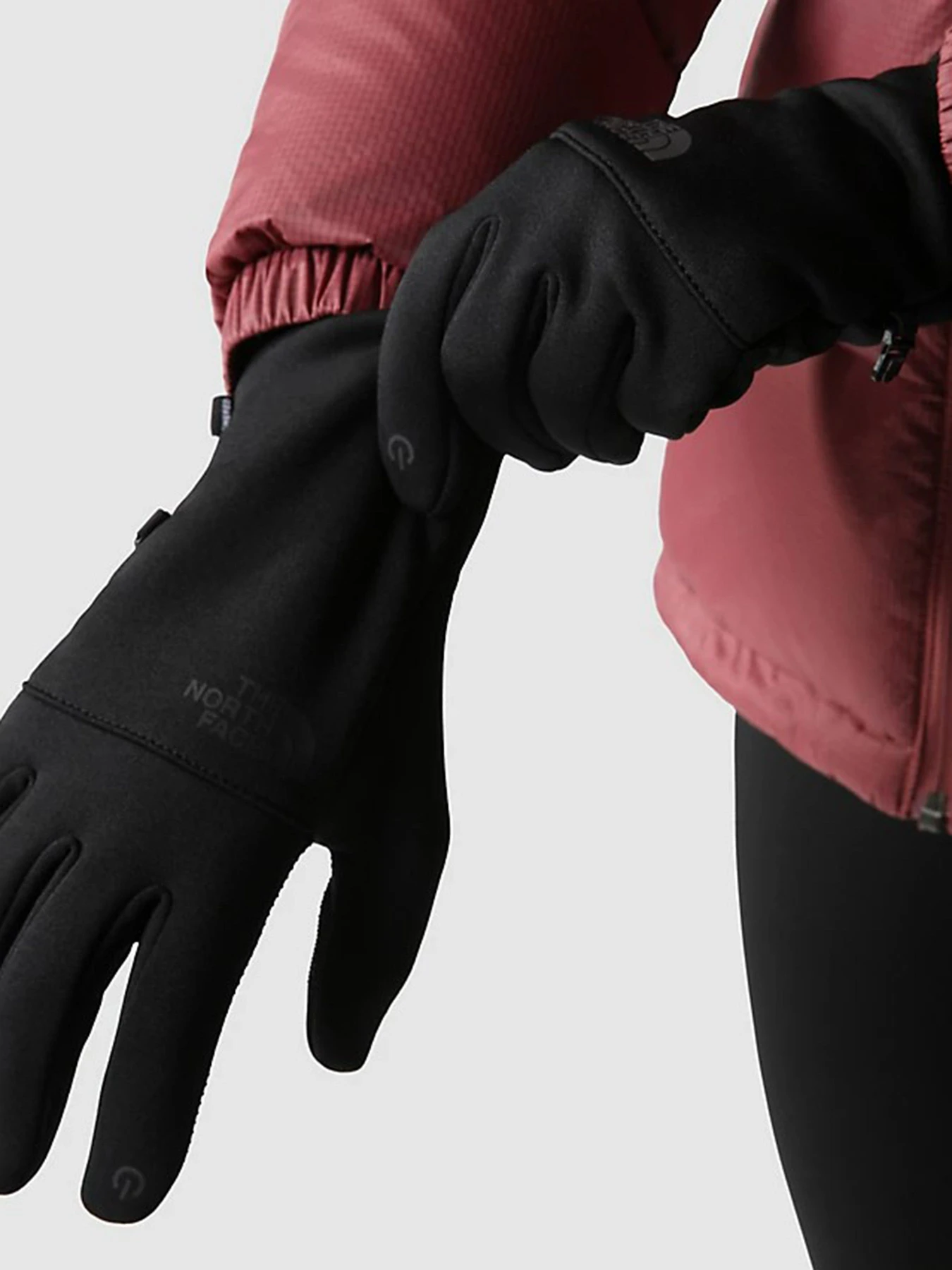 Перчатки и варежки The North Face модель NF0A4SHAJK31 Перчатки и варежки The North Face модель NF0A4SHAJK31 Фото