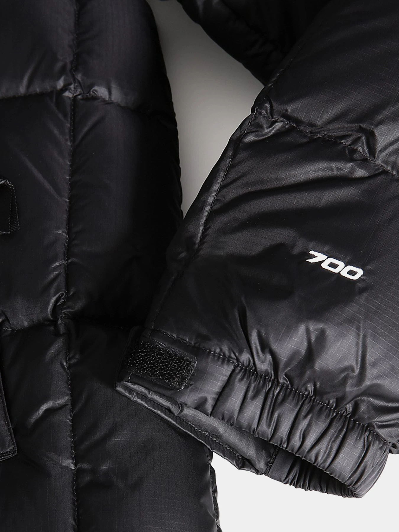 Куртки и дубленки The North Face модель NF0A4R2RJK31 Фото