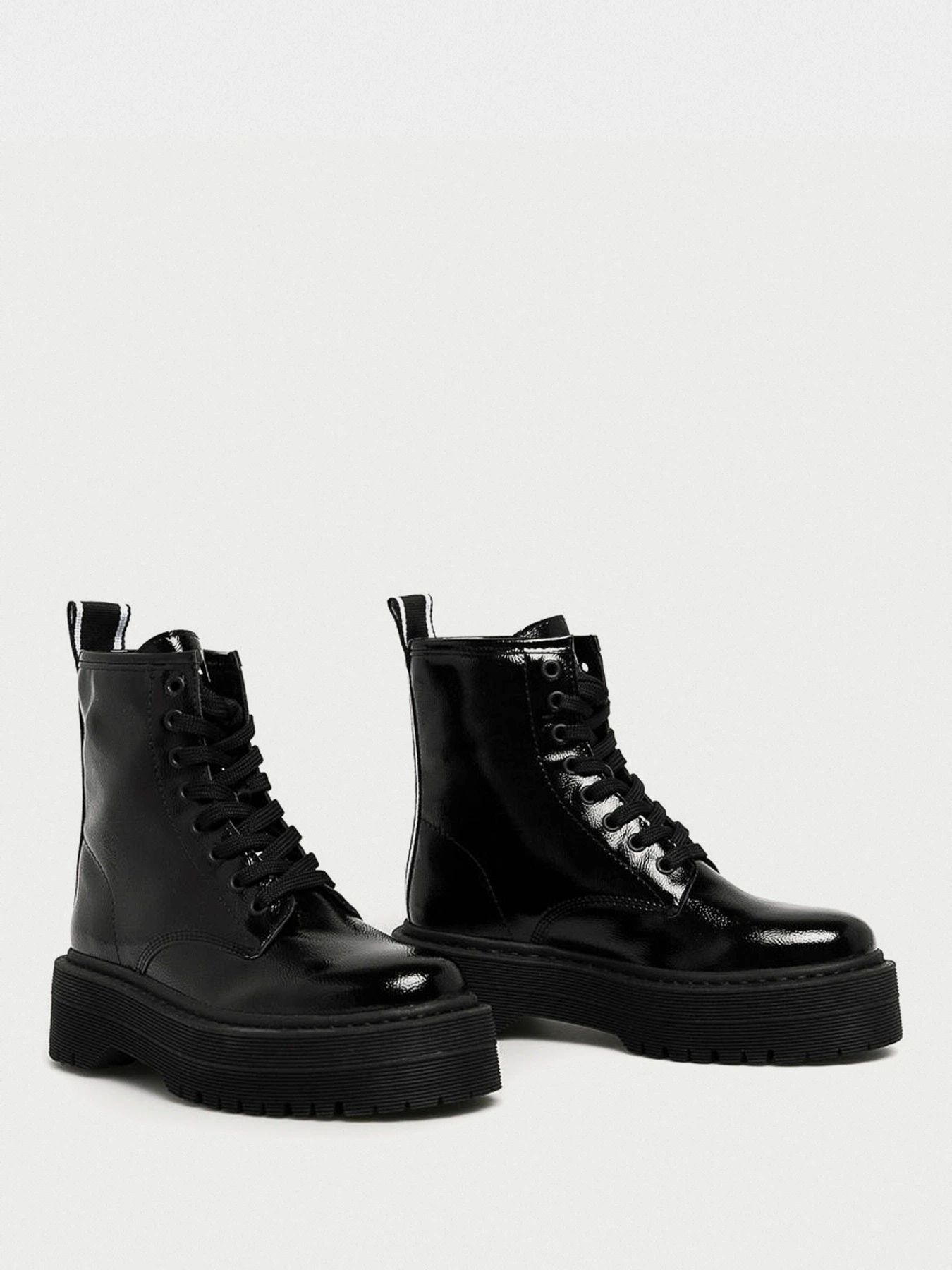 Ботинки и сапоги Armani Exchange модель XDN018-XV349-00002 Ботинки и сапоги Armani Exchange модель XDN018-XV349-00002 Фото