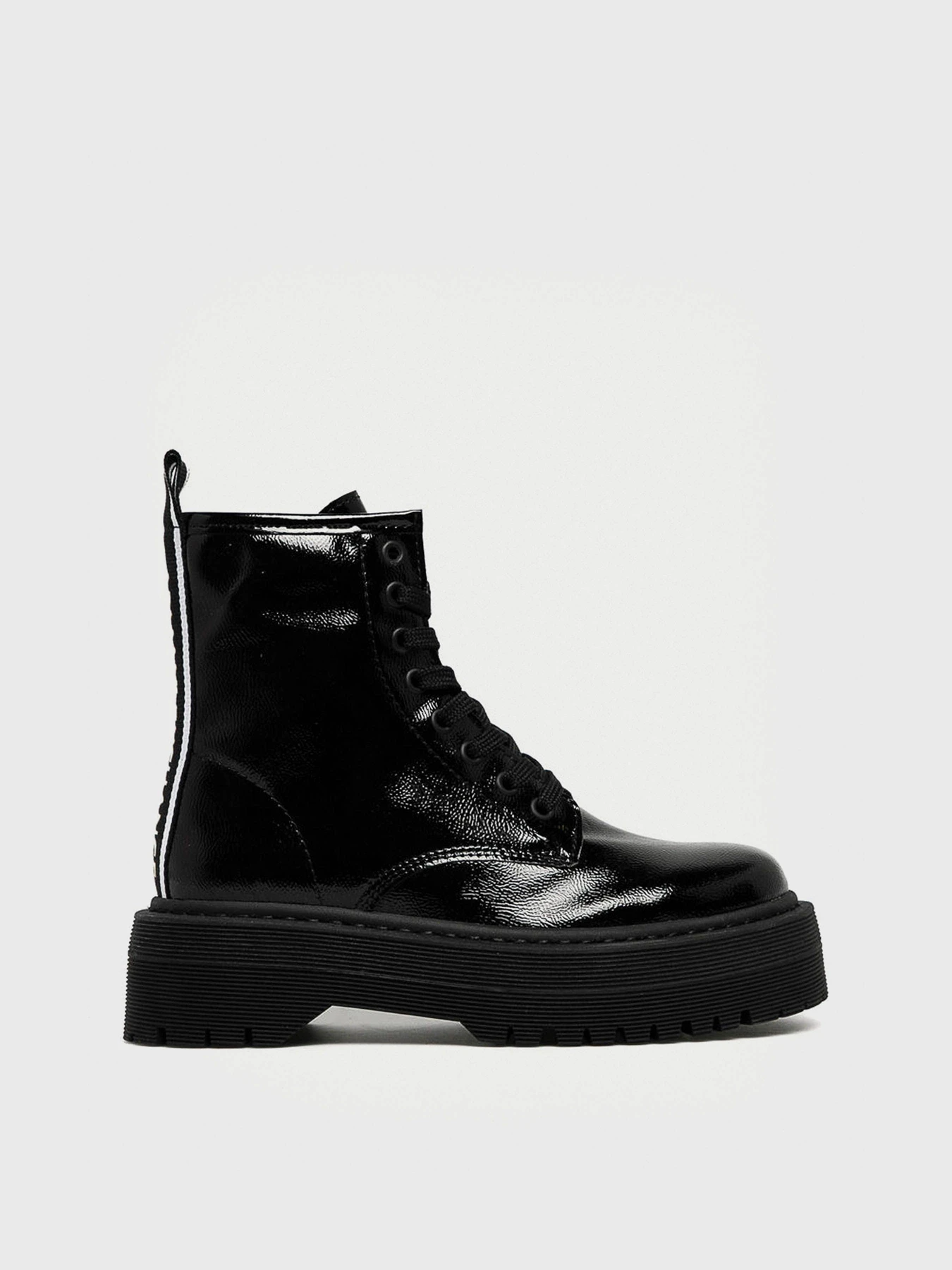 Ботинки и сапоги Armani Exchange модель XDN018-XV349-00002 Ботинки и сапоги Armani Exchange модель XDN018-XV349-00002 Фото