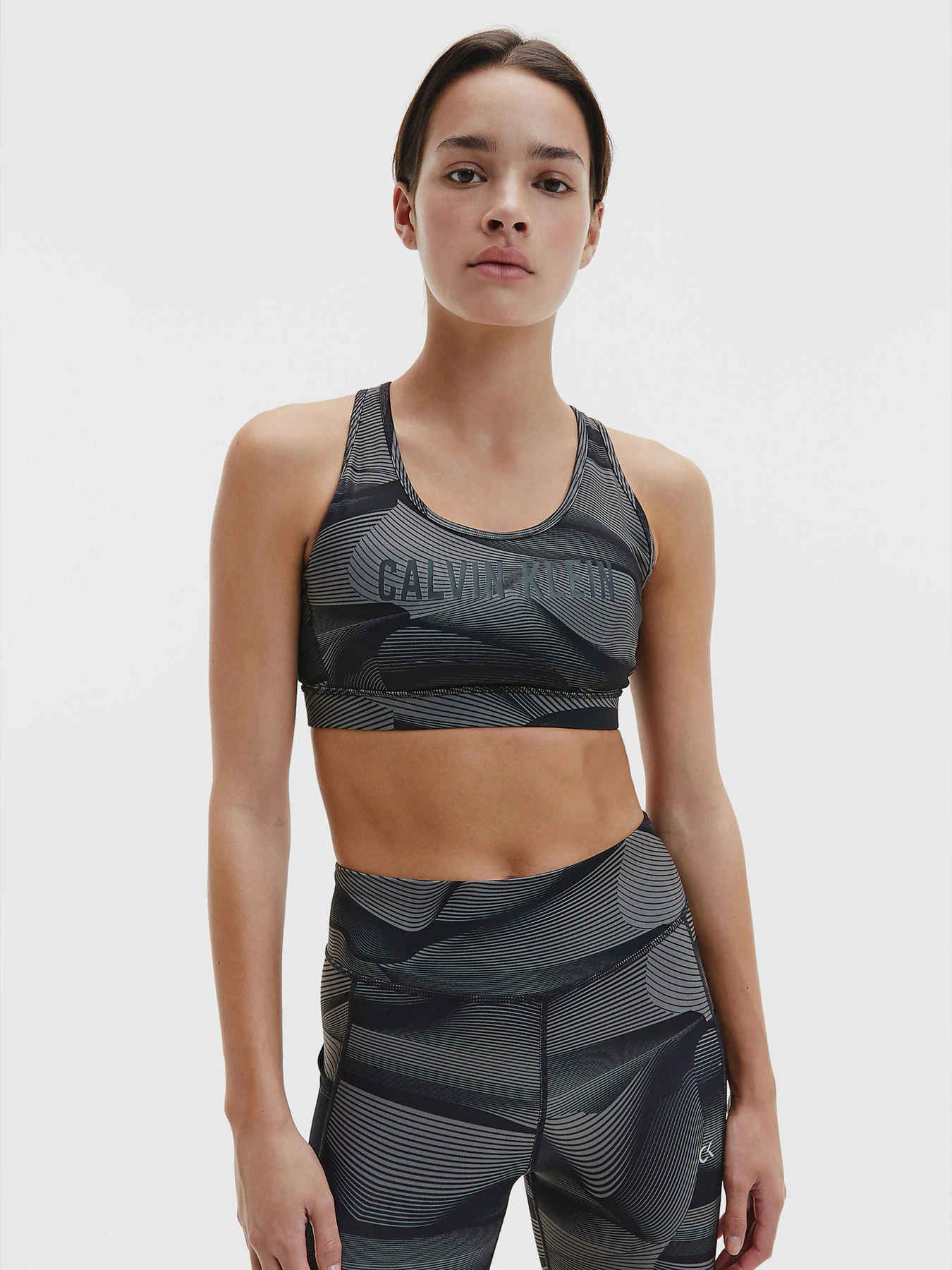 Футболки и поло Calvin Klein модель 00GWF0K151-007 Футболки и поло Calvin Klein модель 00GWF0K151-007 Фото
