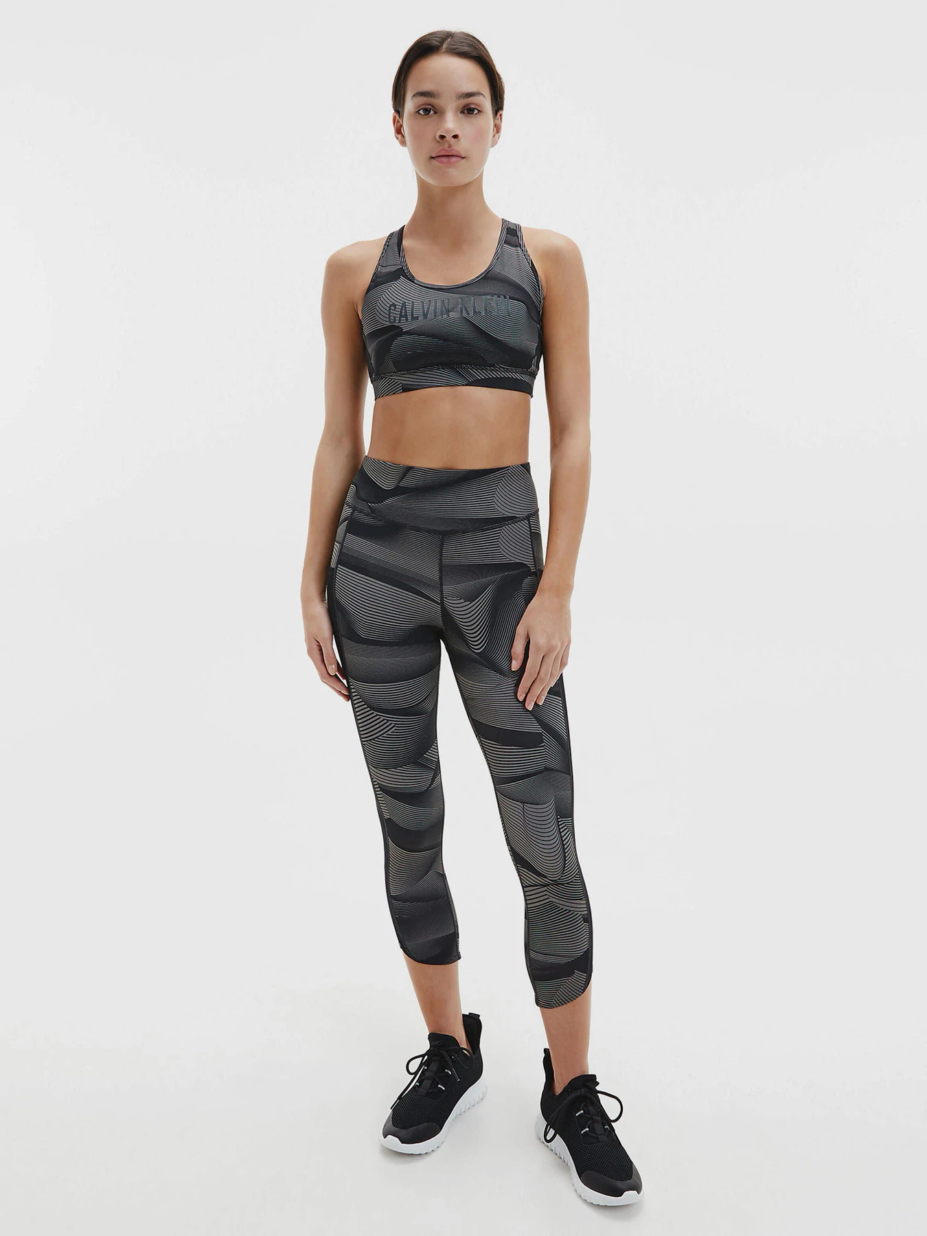 Футболки и поло Calvin Klein модель 00GWF0K151-007 Футболки и поло Calvin Klein модель 00GWF0K151-007 Фото