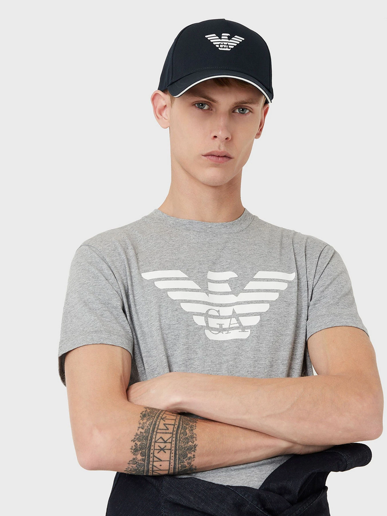 Шапки и кепки Emporio Armani модель 627920-CC990-00035 Шапки и кепки Emporio Armani модель 627920-CC990-00035 Фото