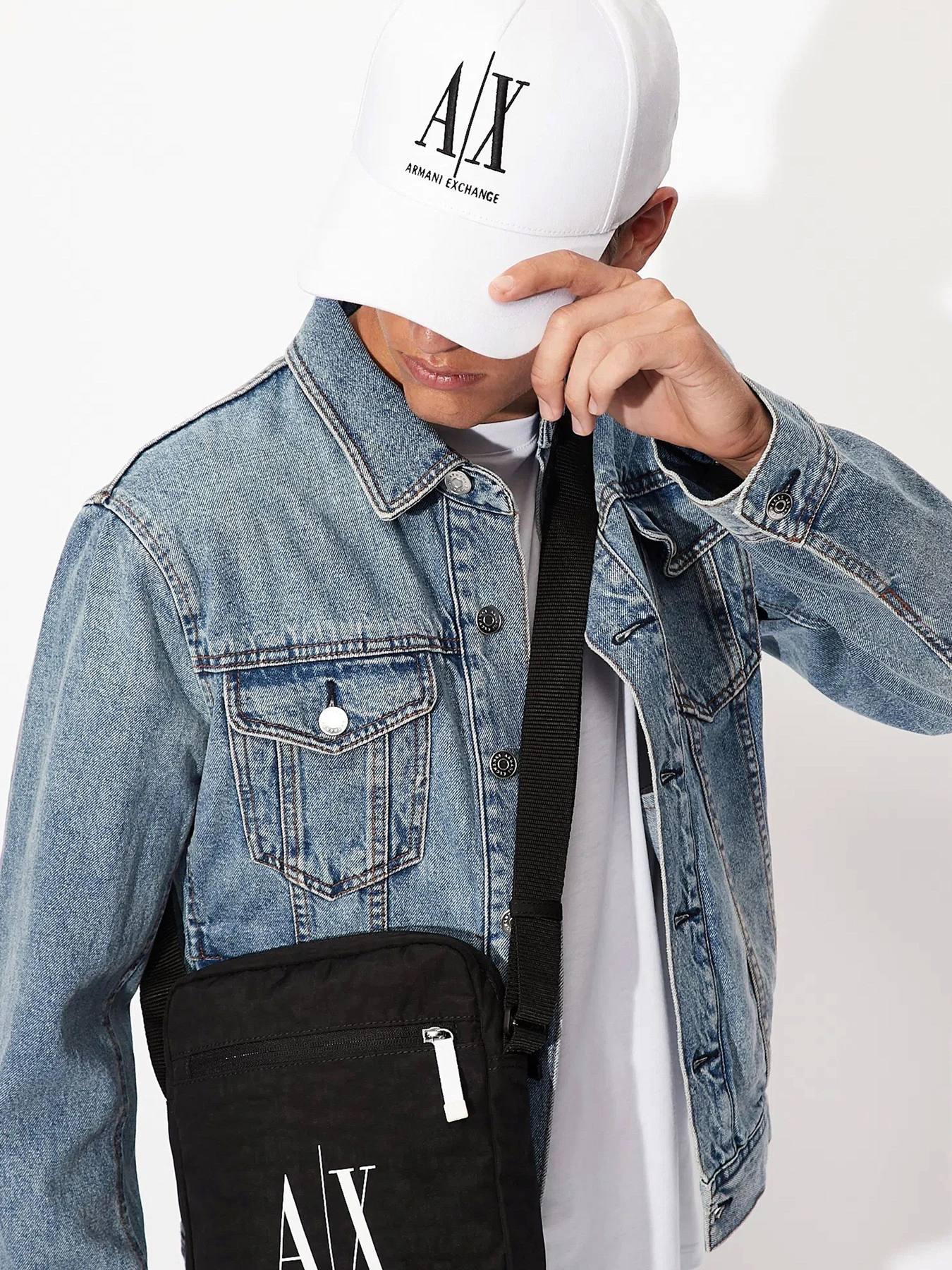 Шапки и кепки Armani Exchange модель 954047-CC811-00010 Шапки и кепки Armani Exchange модель 954047-CC811-00010 Фото