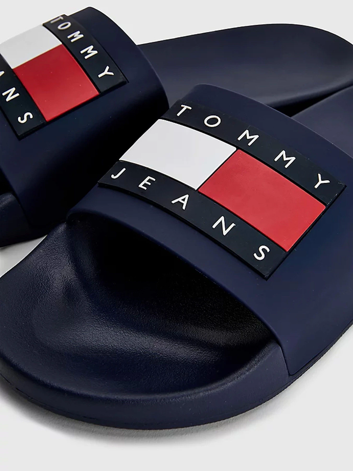 Шлёпанцы Tommy Hilfiger модель EM0EM01191-C87 Фото
