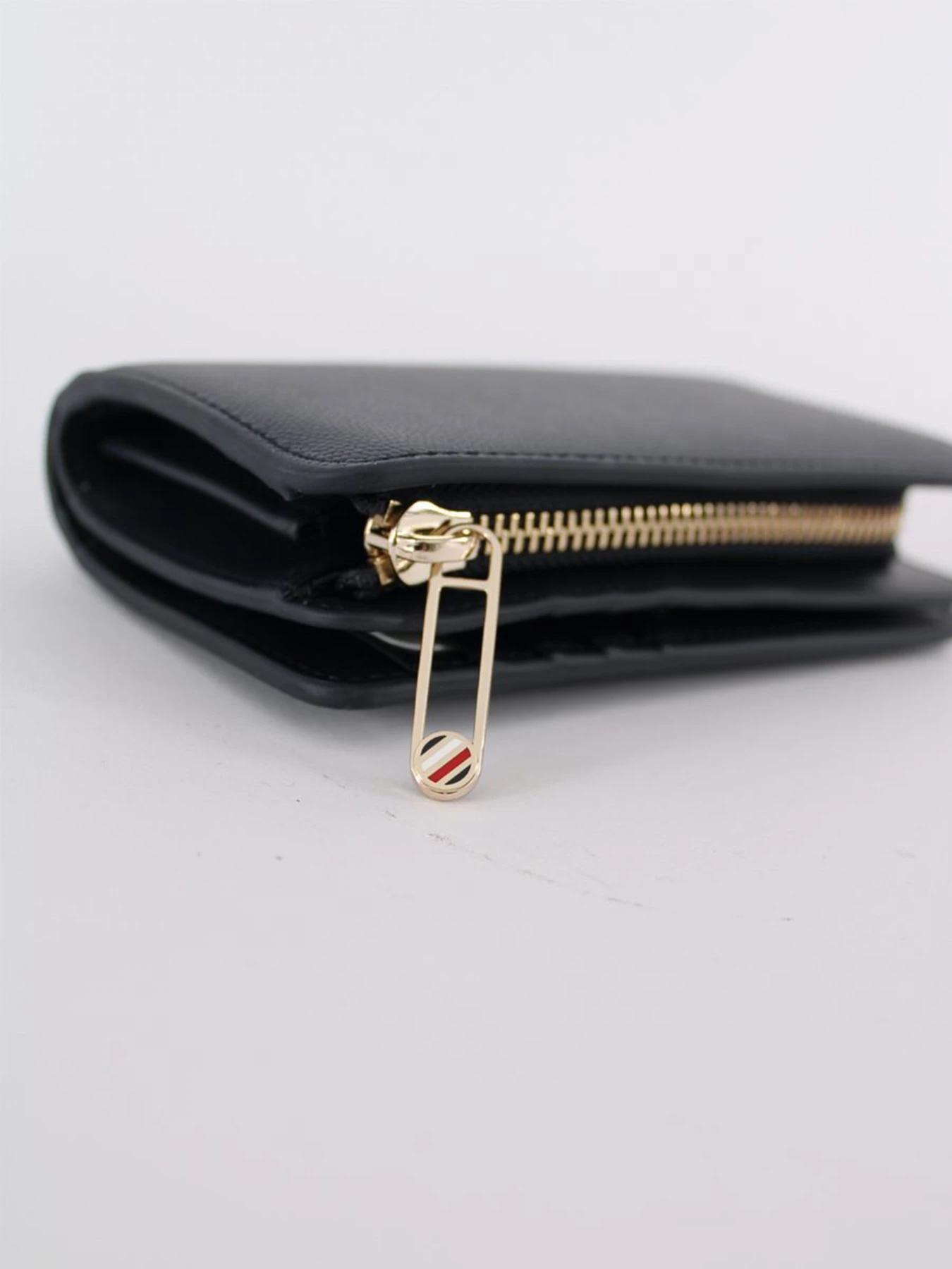 Кошельки Tommy Hilfiger модель AW0AW14633-DW6 Кошельки Tommy Hilfiger модель AW0AW14633-DW6 Фото