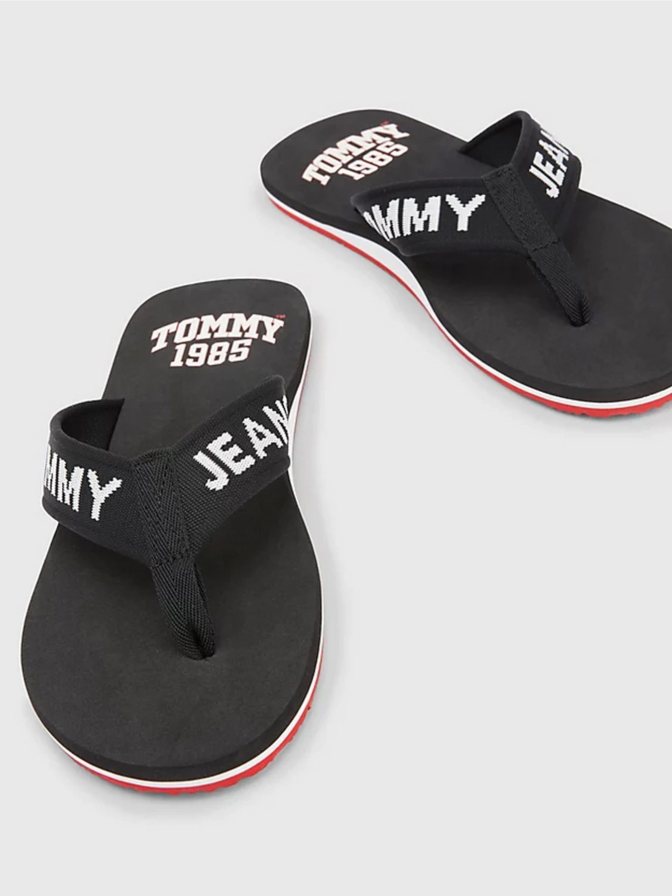 Шлёпанцы Tommy Hilfiger модель EM0EM01147-BDS Фото