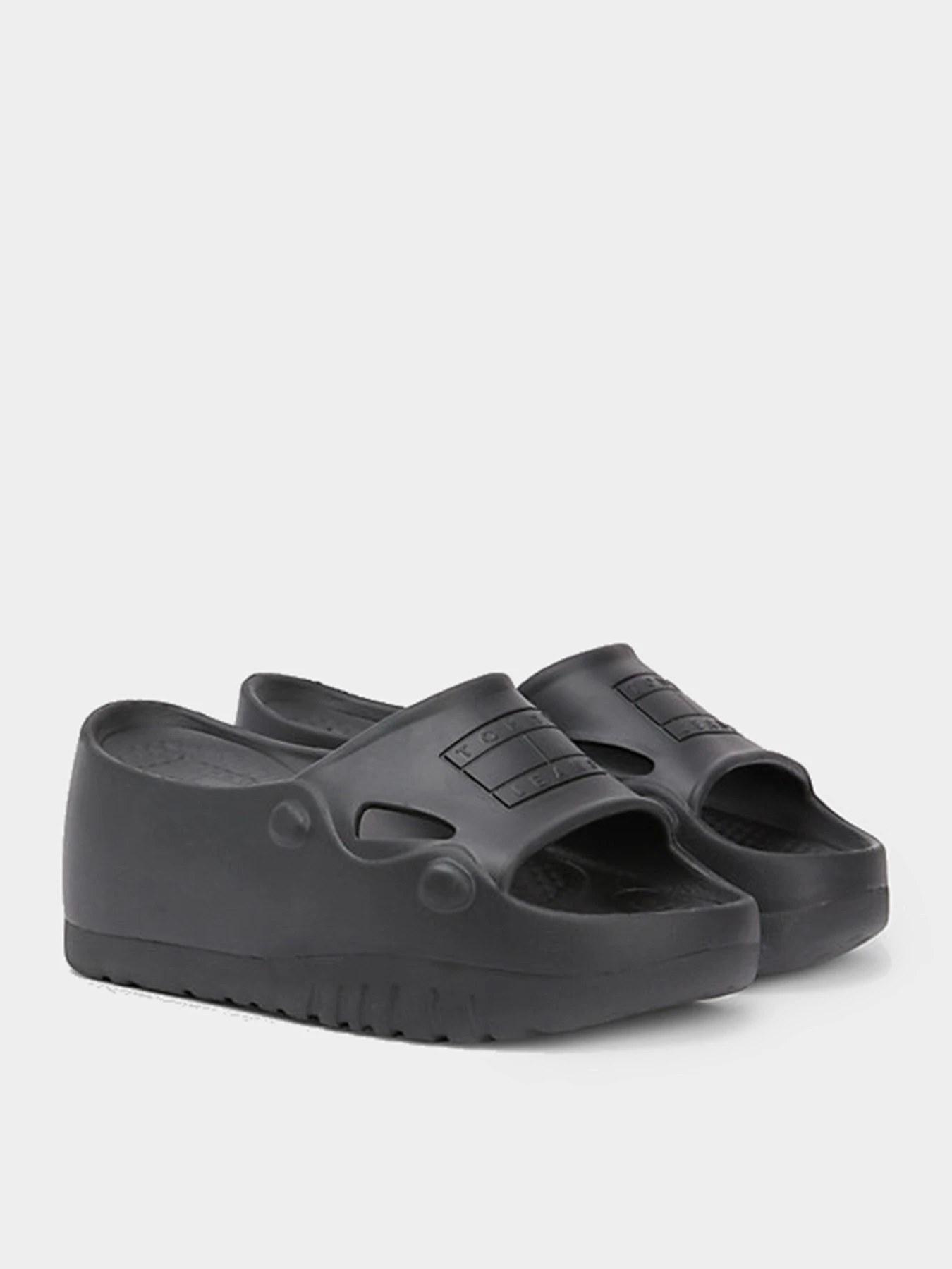 Шлёпанцы Tommy Hilfiger модель EN0EN02145-0GJ Шлёпанцы Tommy Hilfiger модель EN0EN02145-0GJ Фото