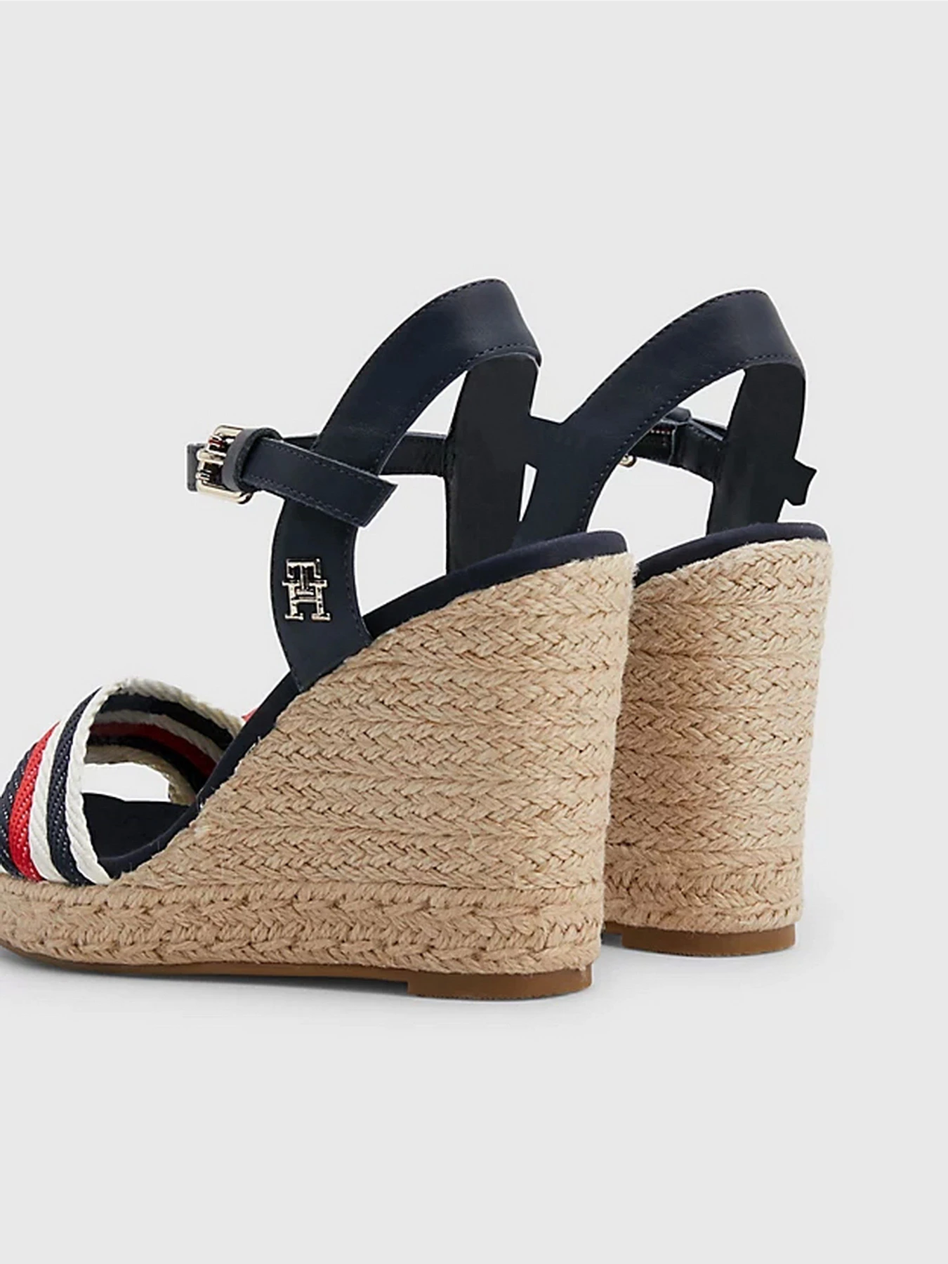 Босоножки Tommy Hilfiger модель FW0FW07086-DW6 Босоножки Tommy Hilfiger модель FW0FW07086-DW6 Фото