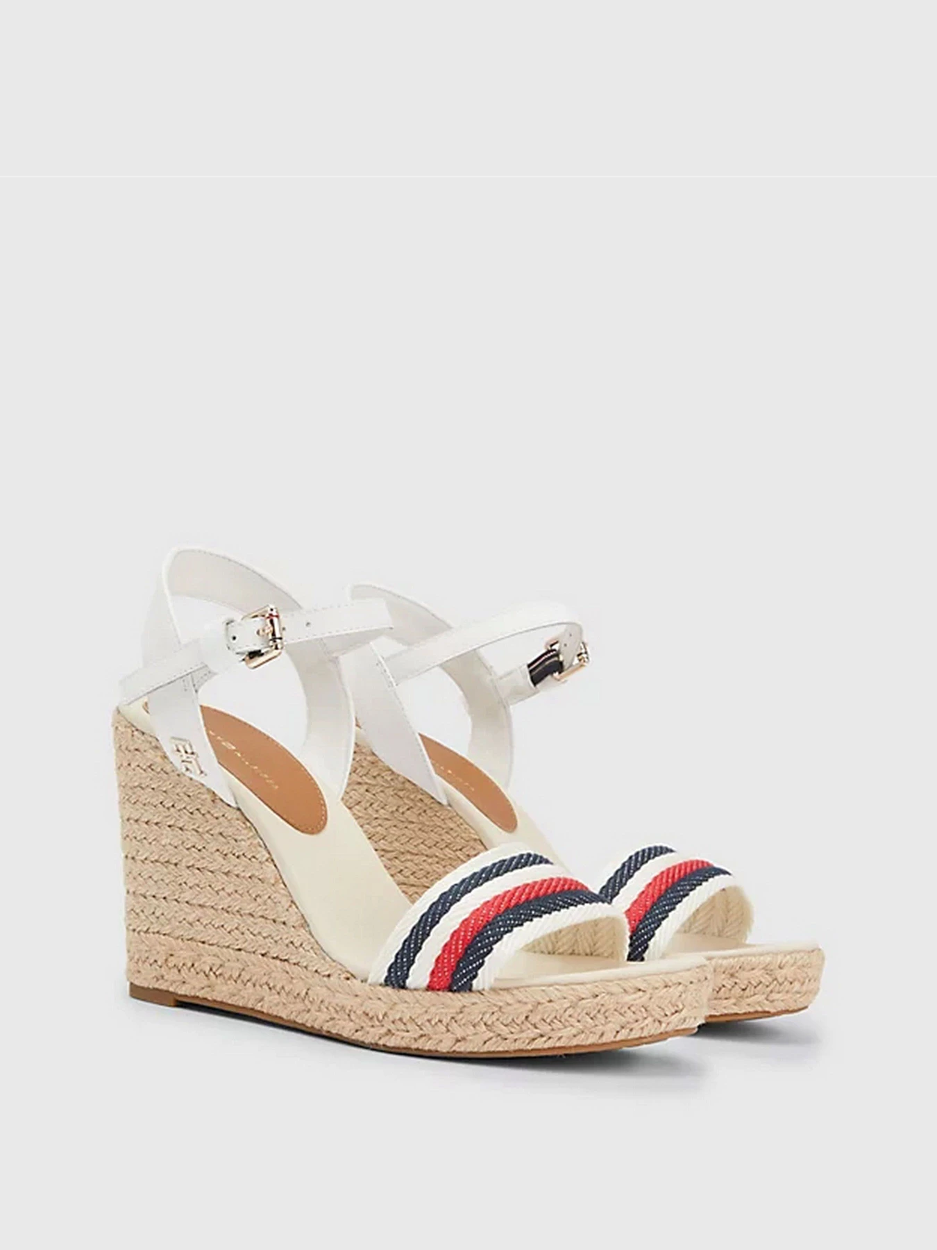 Босоножки Tommy Hilfiger модель FW0FW07086-YBL Босоножки Tommy Hilfiger модель FW0FW07086-YBL Фото