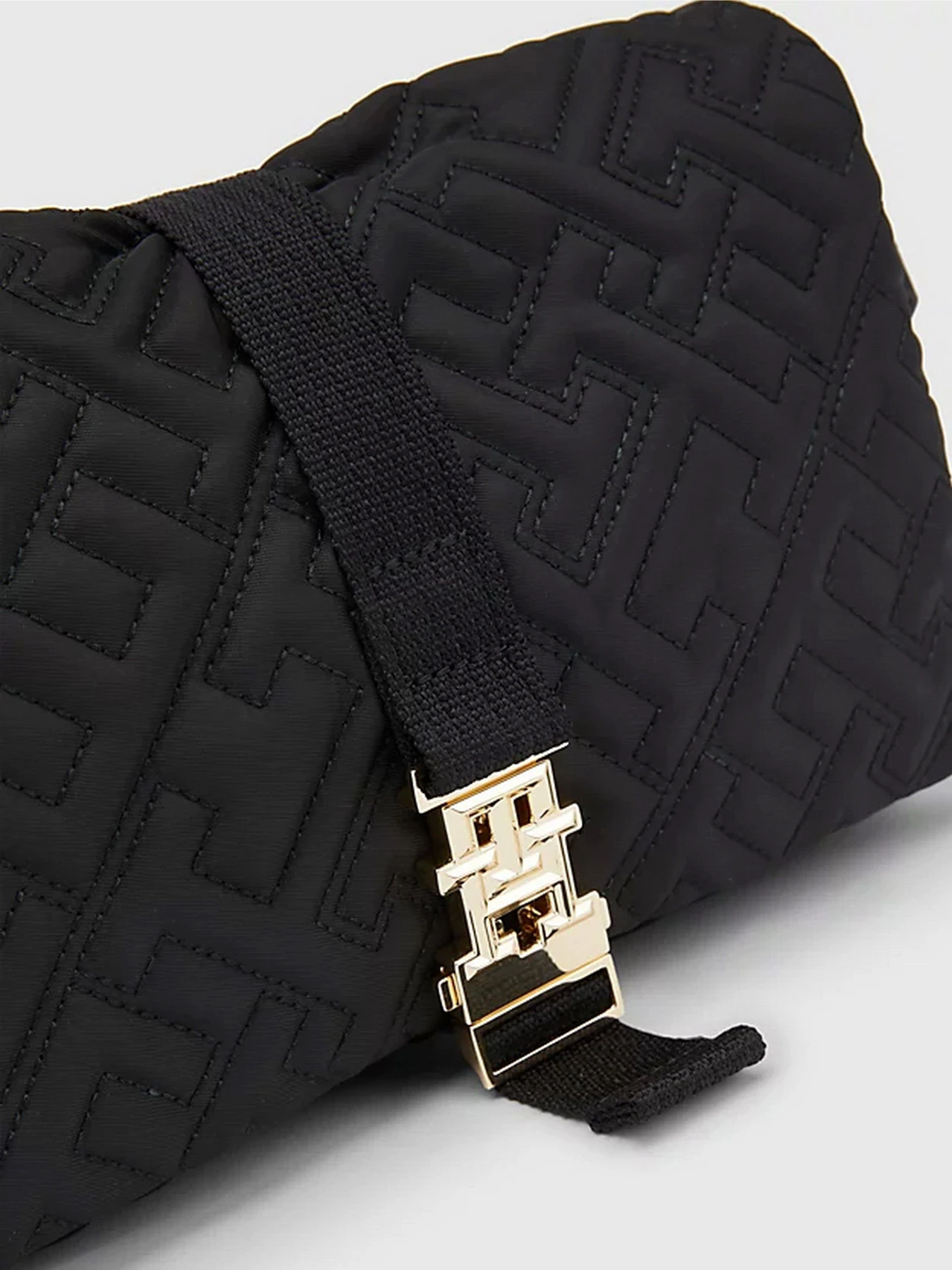 Сумки Tommy Hilfiger модель AW0AW14500-BDS Фото