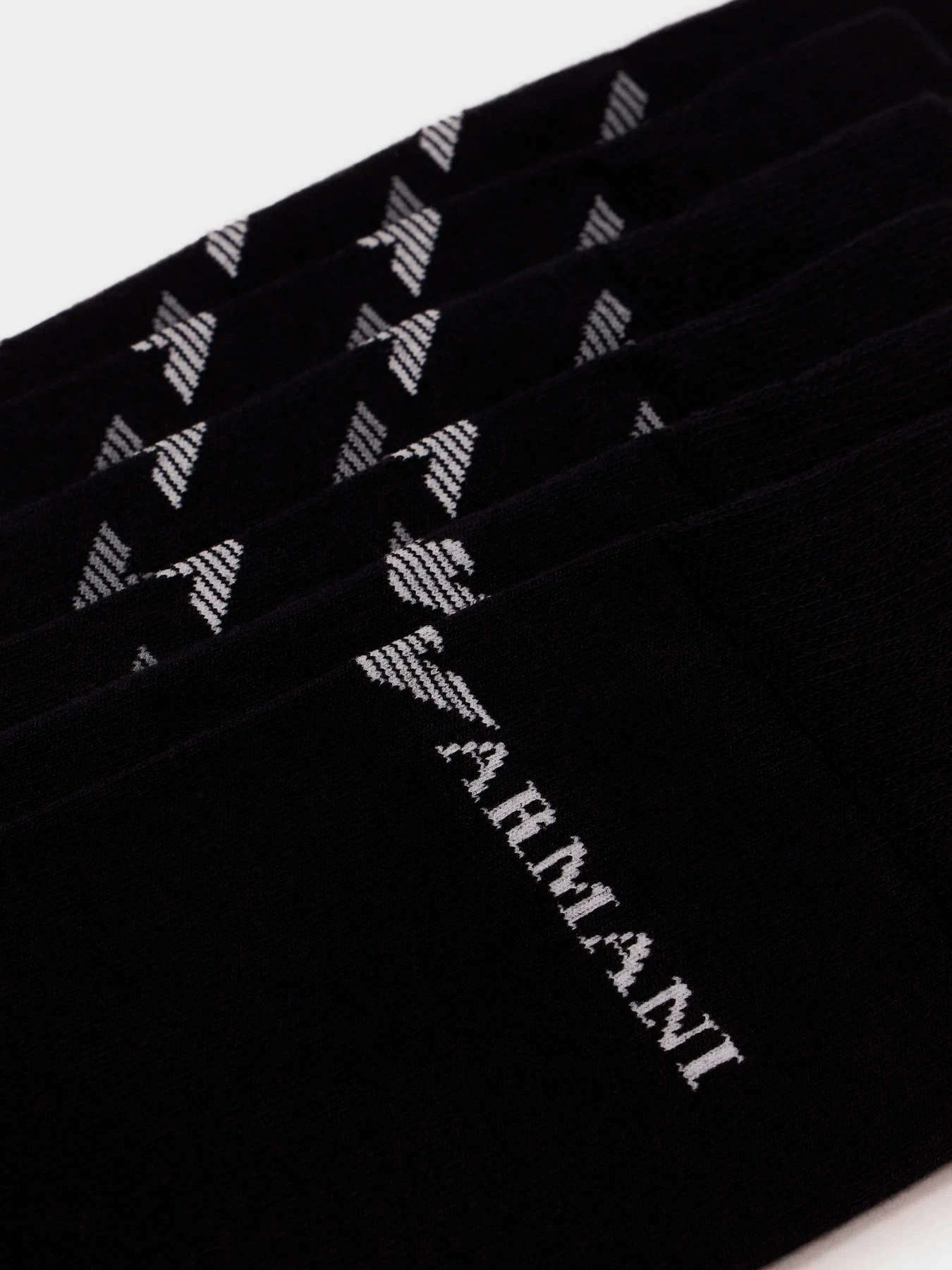 Носки и гольфы Emporio Armani модель 302402-3R292-25321 Фото