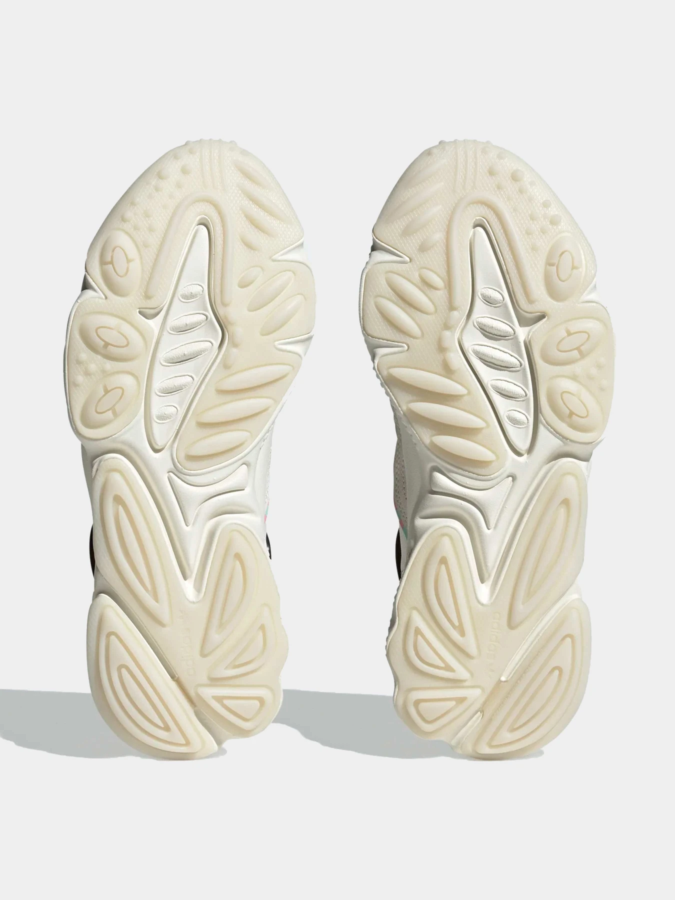 Кроссовки Adidas модель HQ1858 Кроссовки Adidas модель HQ1858 Фото