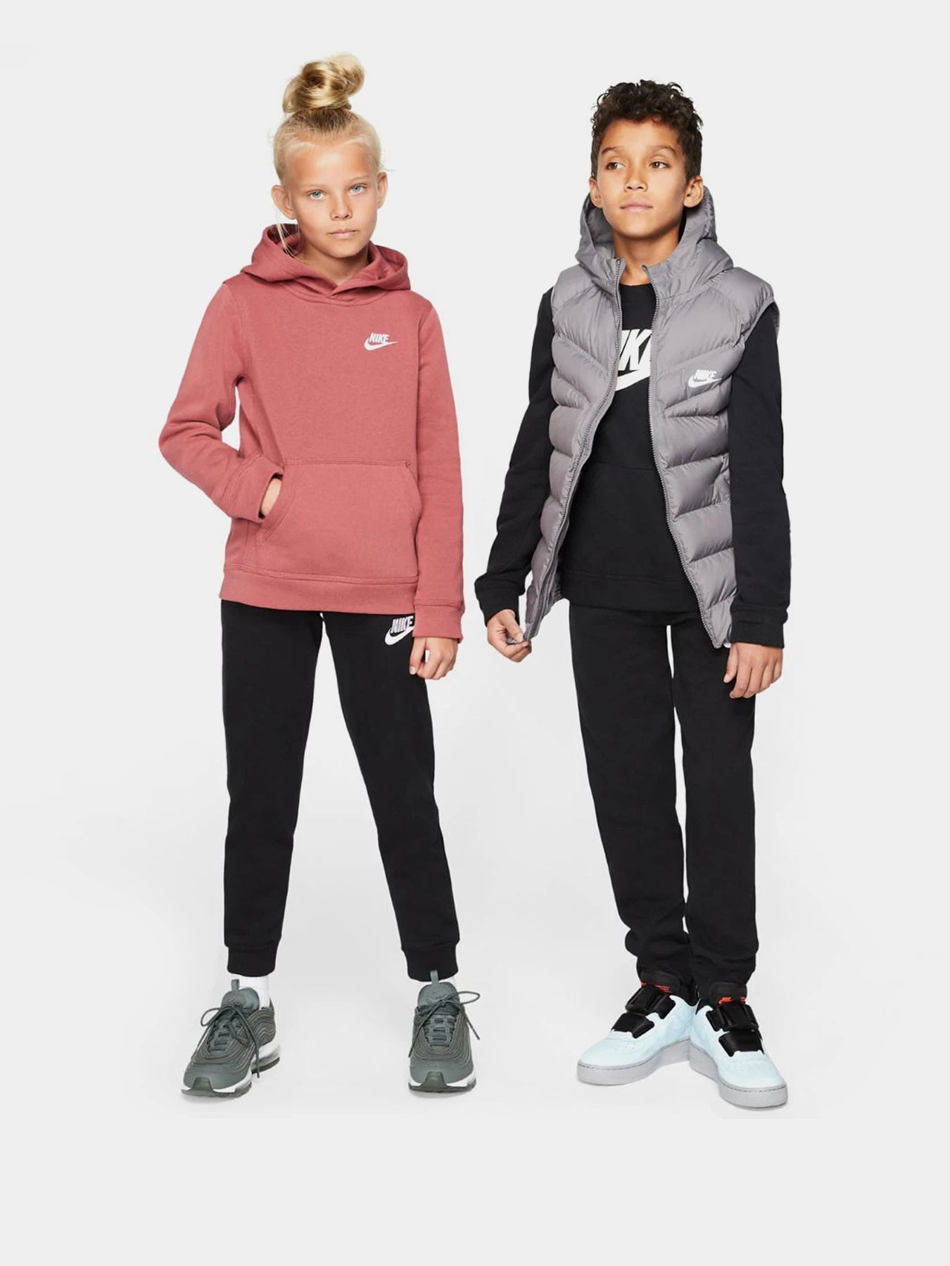 Брюки NIKE модель CI2911-010 Брюки NIKE модель CI2911-010 Фото