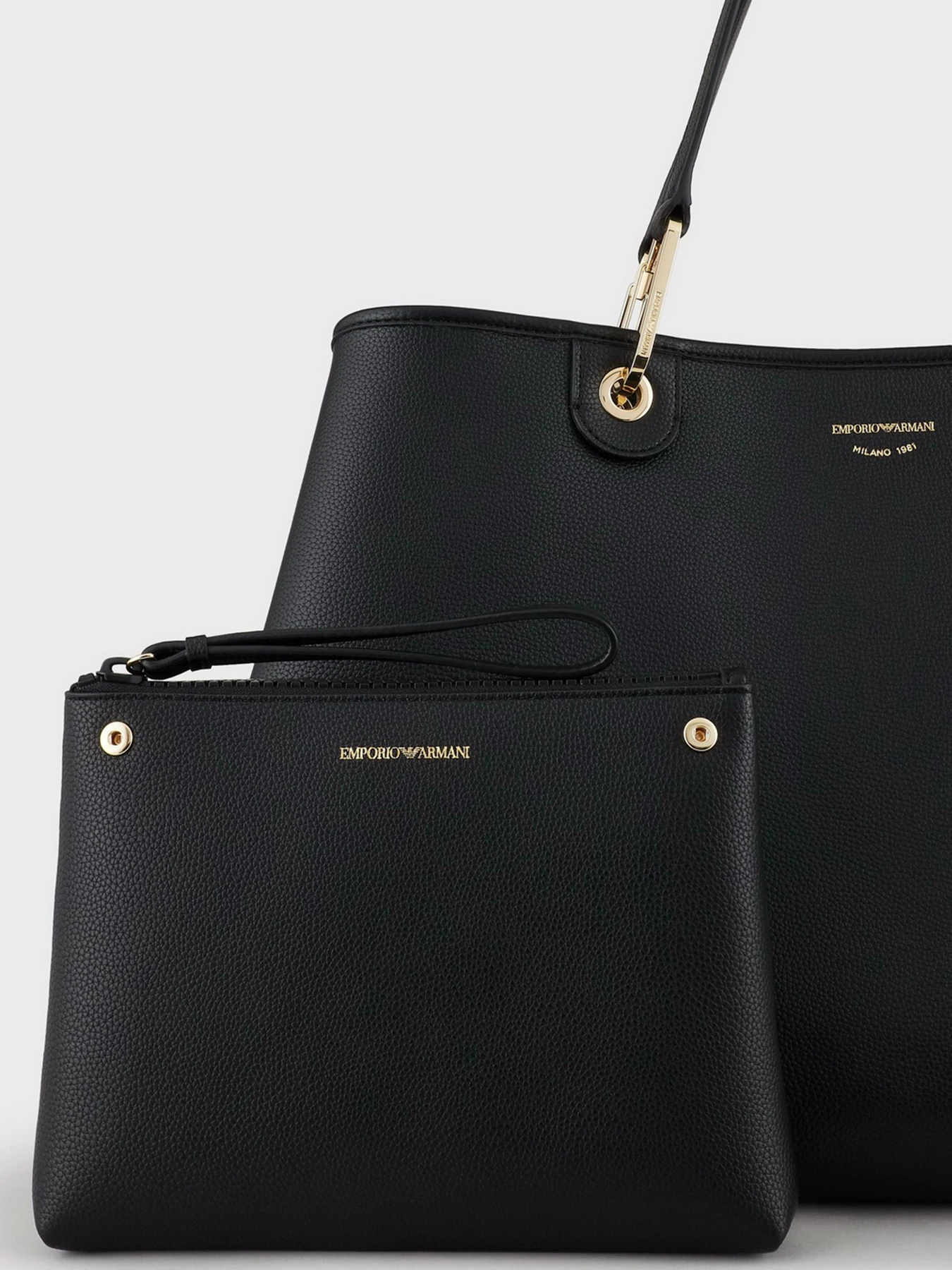 Сумки Emporio Armani модель Y3D219-YFO5B-85218 Сумки Emporio Armani модель Y3D219-YFO5B-85218 Фото