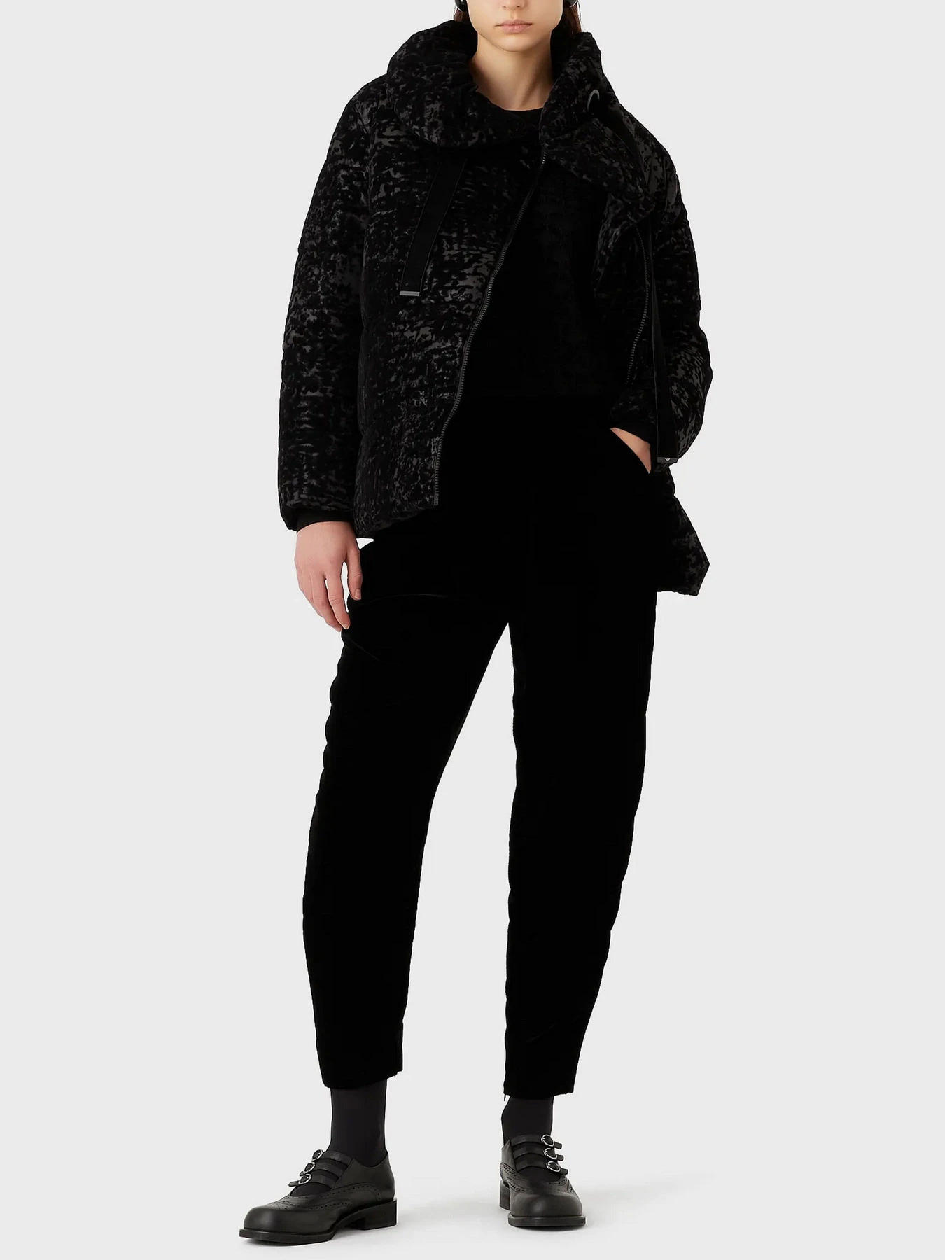Куртки и дубленки Emporio Armani модель 6L2B73-2NITZ-0999 Куртки и дубленки Emporio Armani модель 6L2B73-2NITZ-0999 Фото