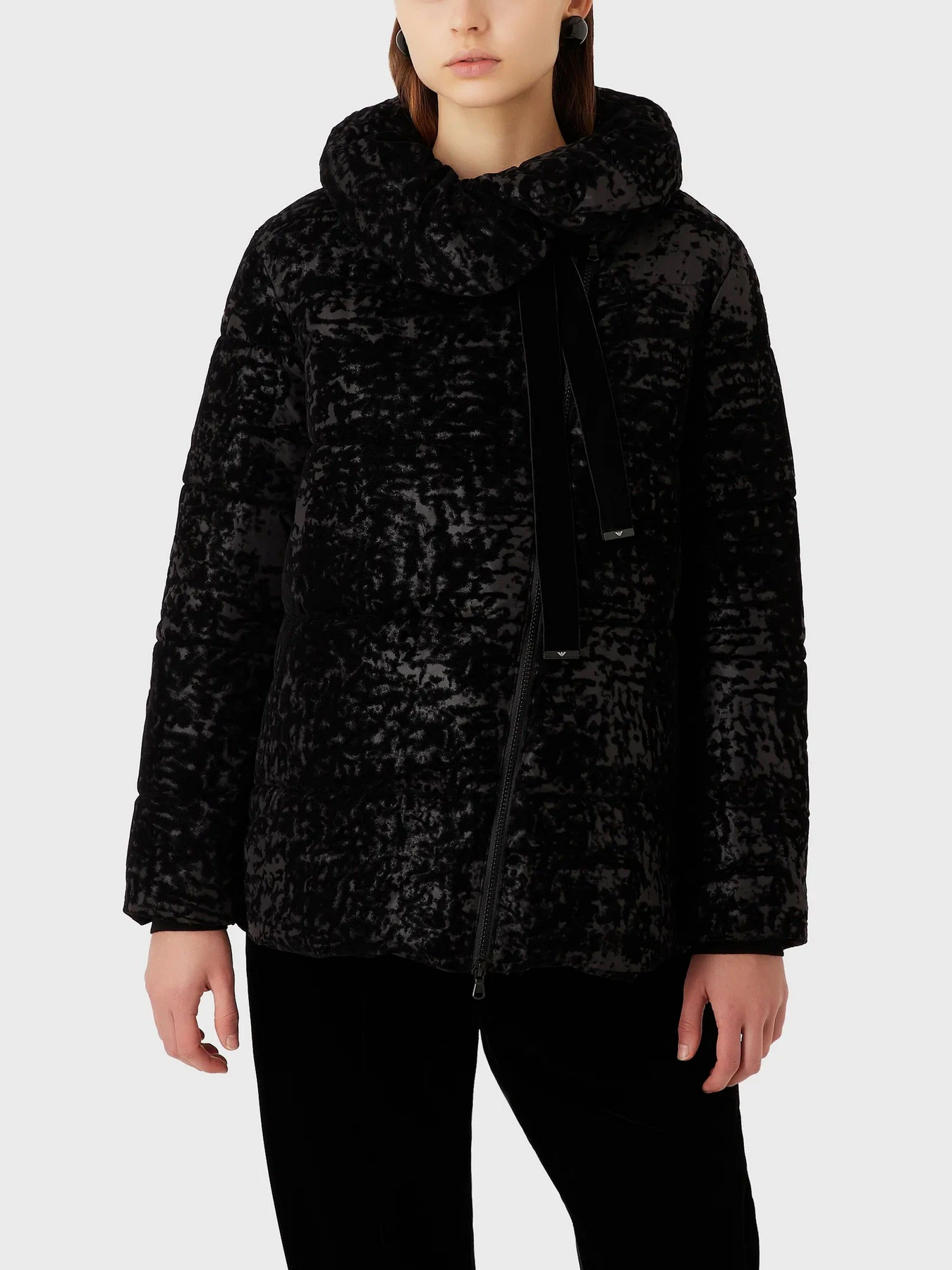 Куртки и дубленки Emporio Armani модель 6L2B73-2NITZ-0999 Куртки и дубленки Emporio Armani модель 6L2B73-2NITZ-0999 Фото