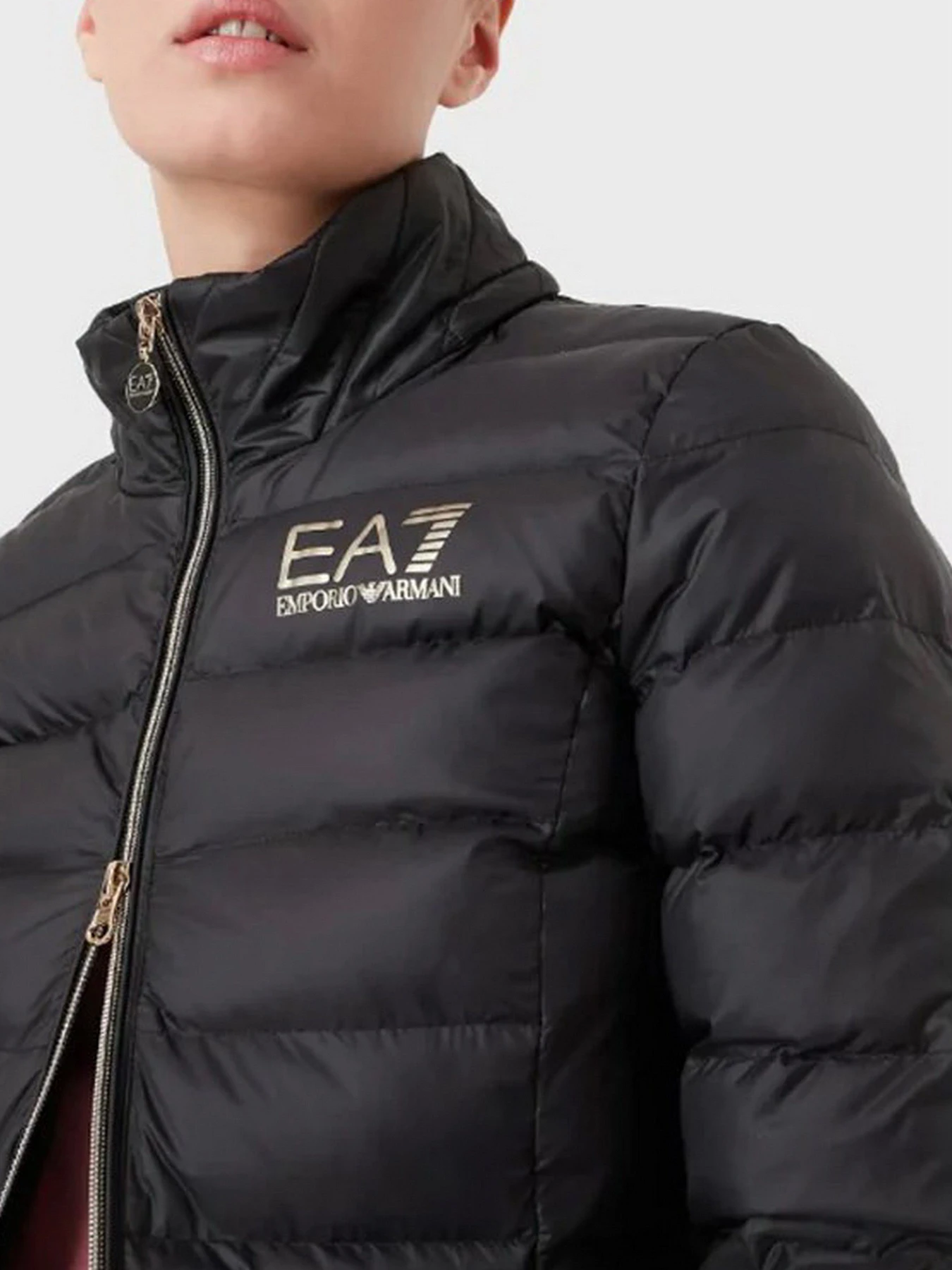 Куртки и дубленки EA7 модель 6LTK01-TN88Z-1200 Куртки и дубленки EA7 модель 6LTK01-TN88Z-1200 Фото