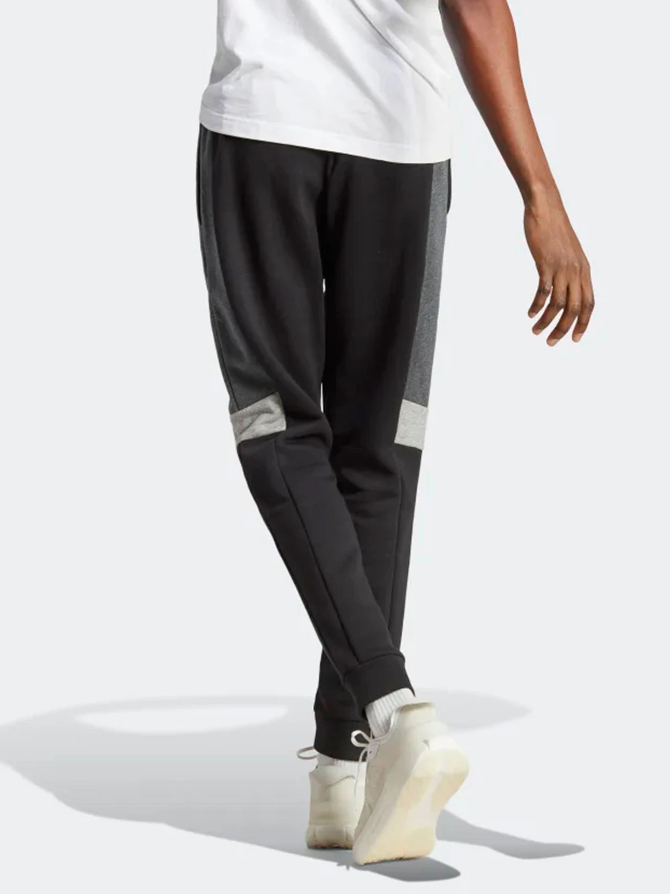 Брюки Adidas модель HY8683 Брюки Adidas модель HY8683 Фото