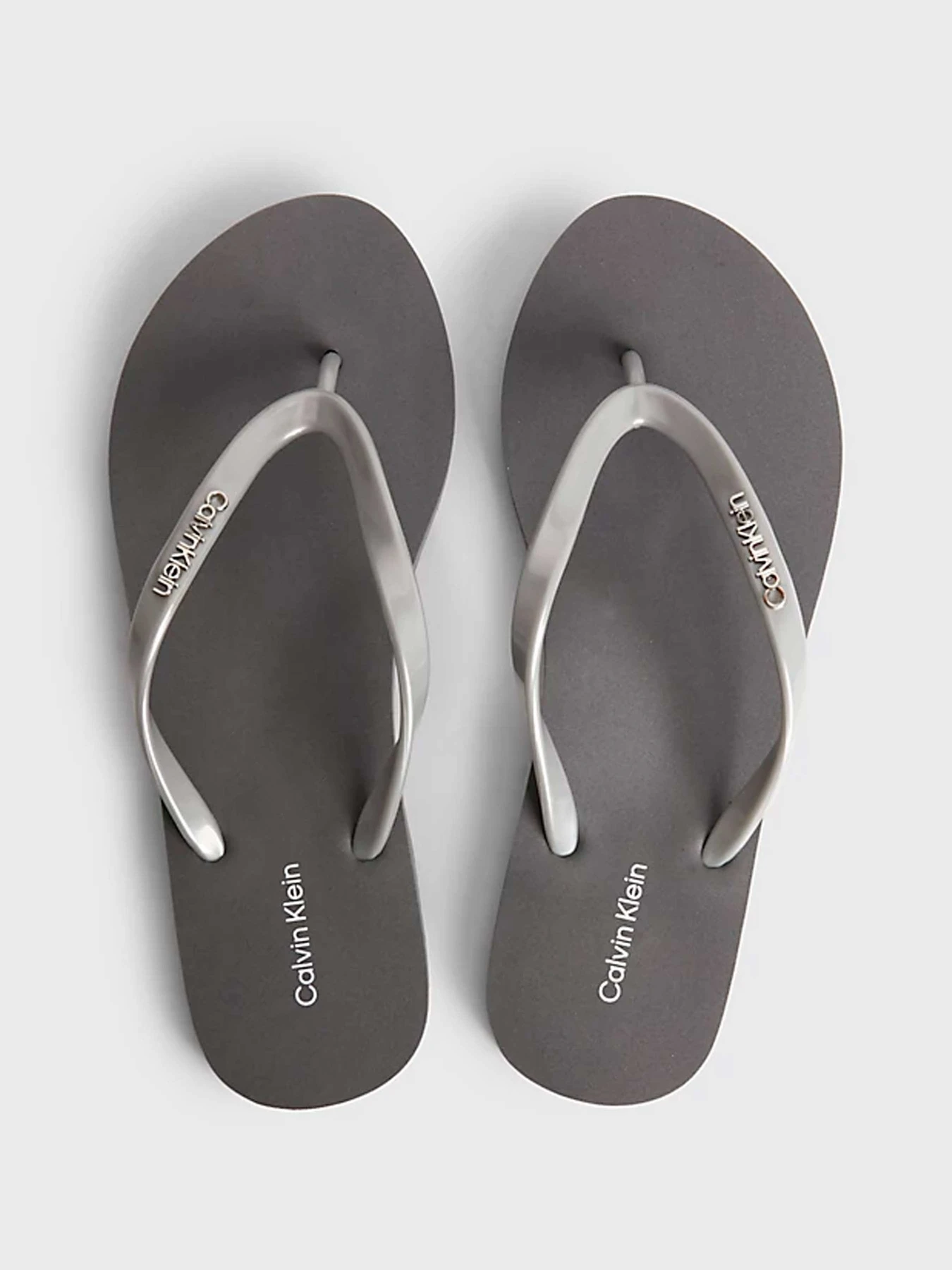 Шлёпанцы Calvin Klein модель HW0HW01530-0IP Шлёпанцы Calvin Klein модель HW0HW01530-0IP Фото