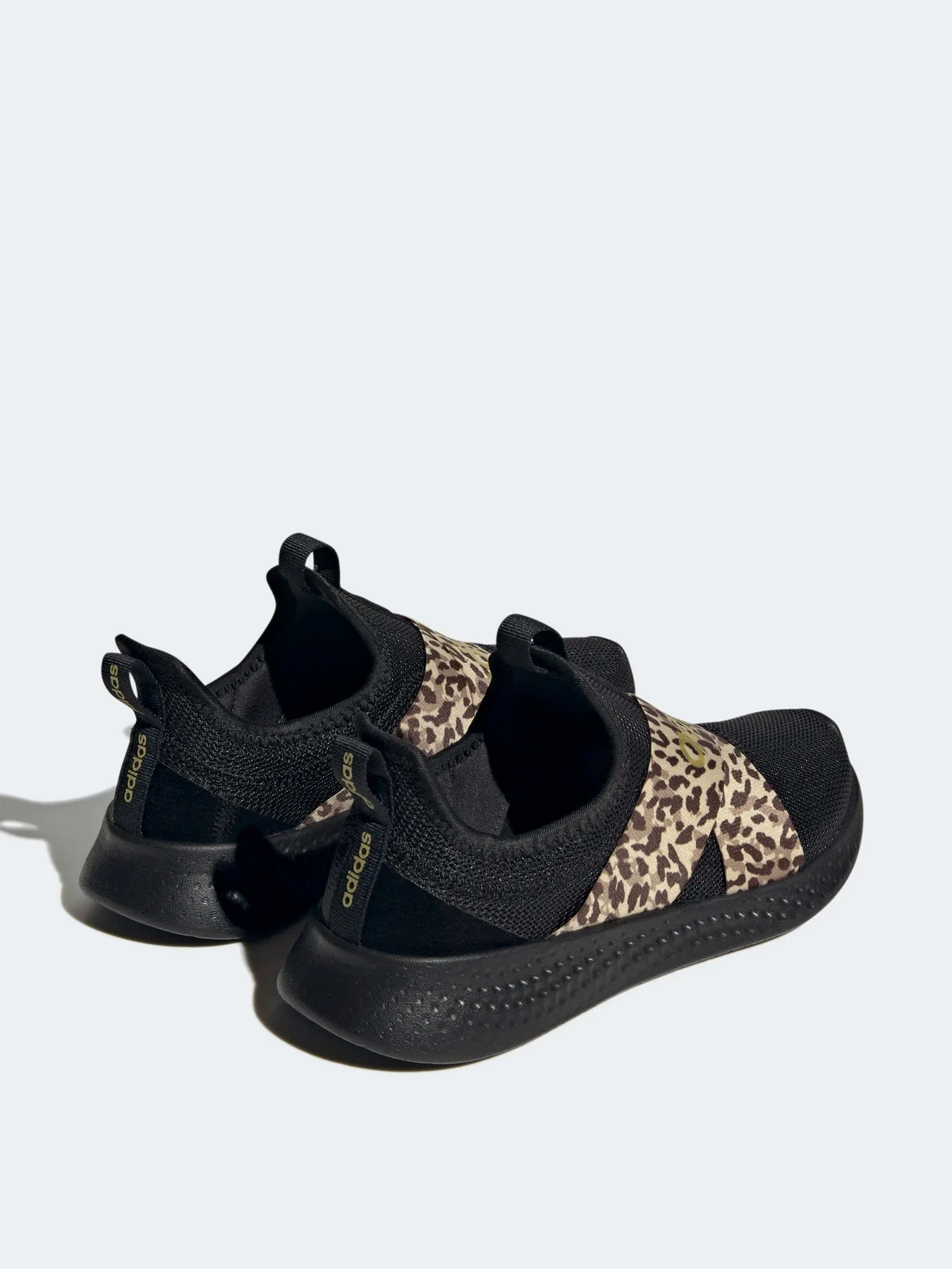 Кроссовки Adidas модель HP6241 Кроссовки Adidas модель HP6241 Фото